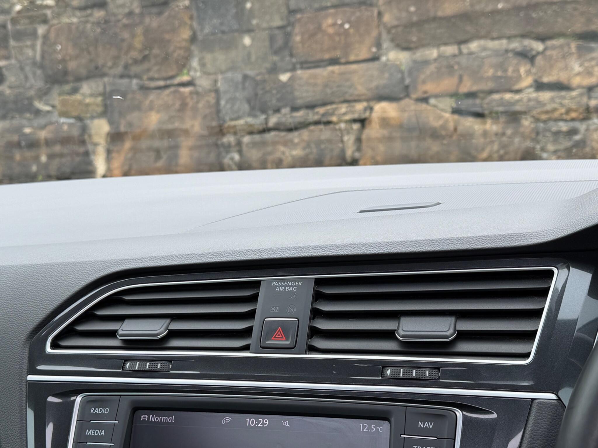 Volkswagen Tiguan view 31