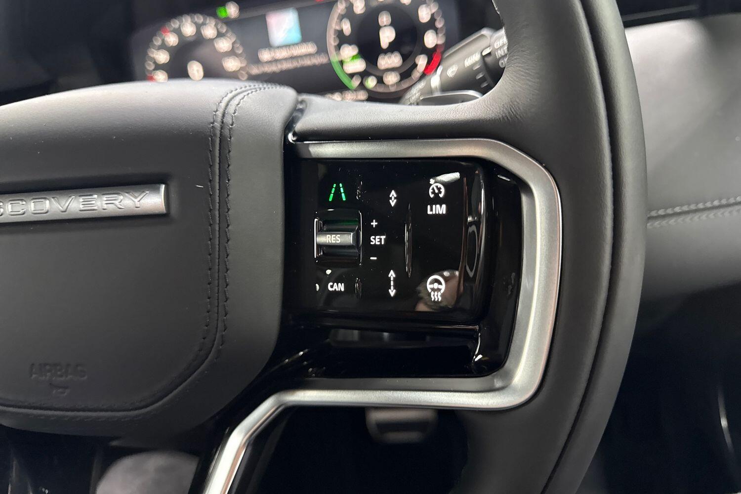 Land Rover Discovery Sport view 25