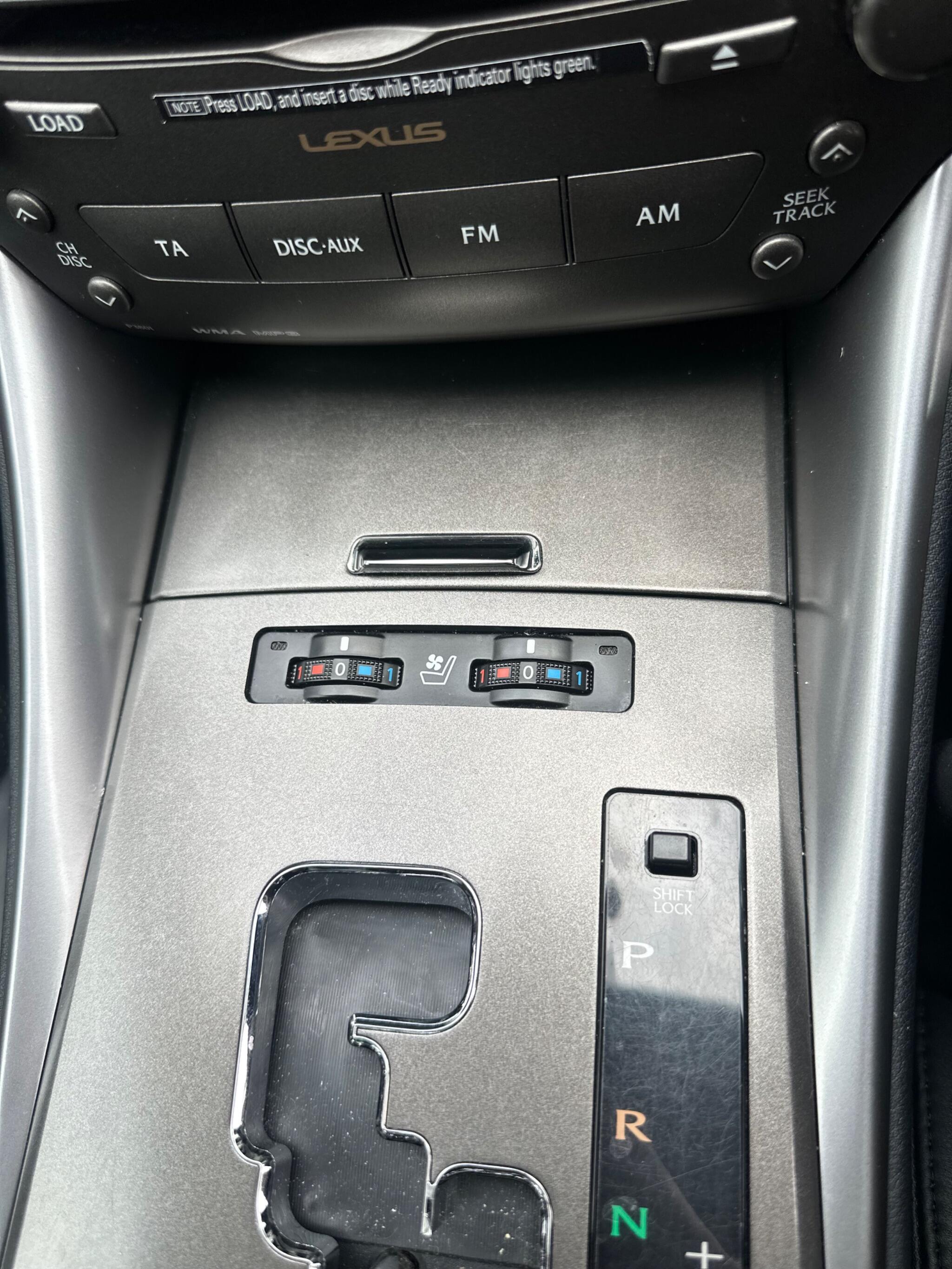 2008 Lexus IS image 26