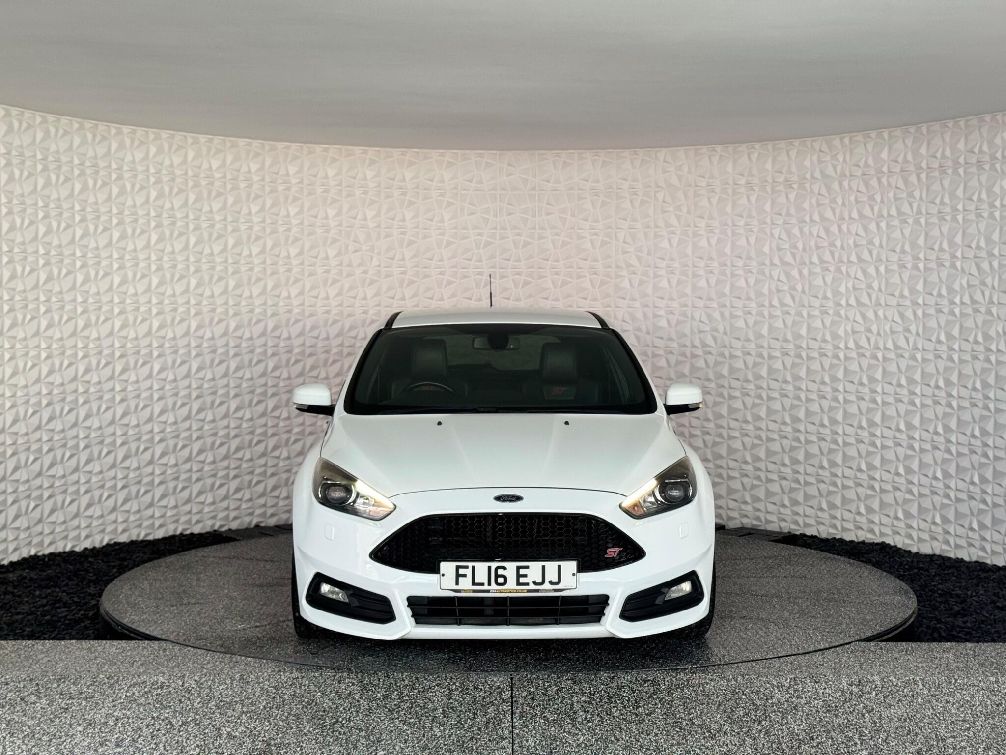 Ford Focus view 4