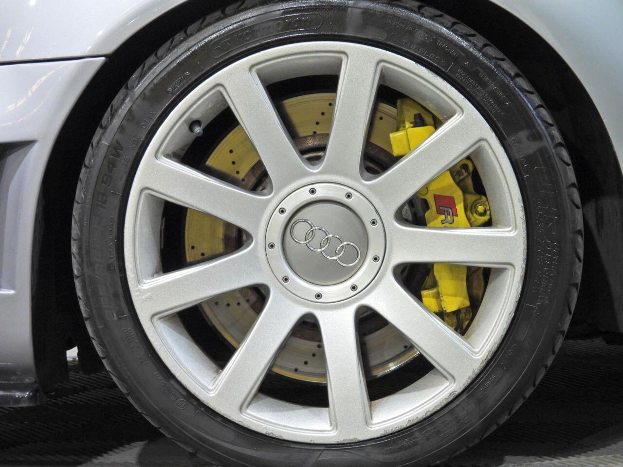 Audi RS4 view 18