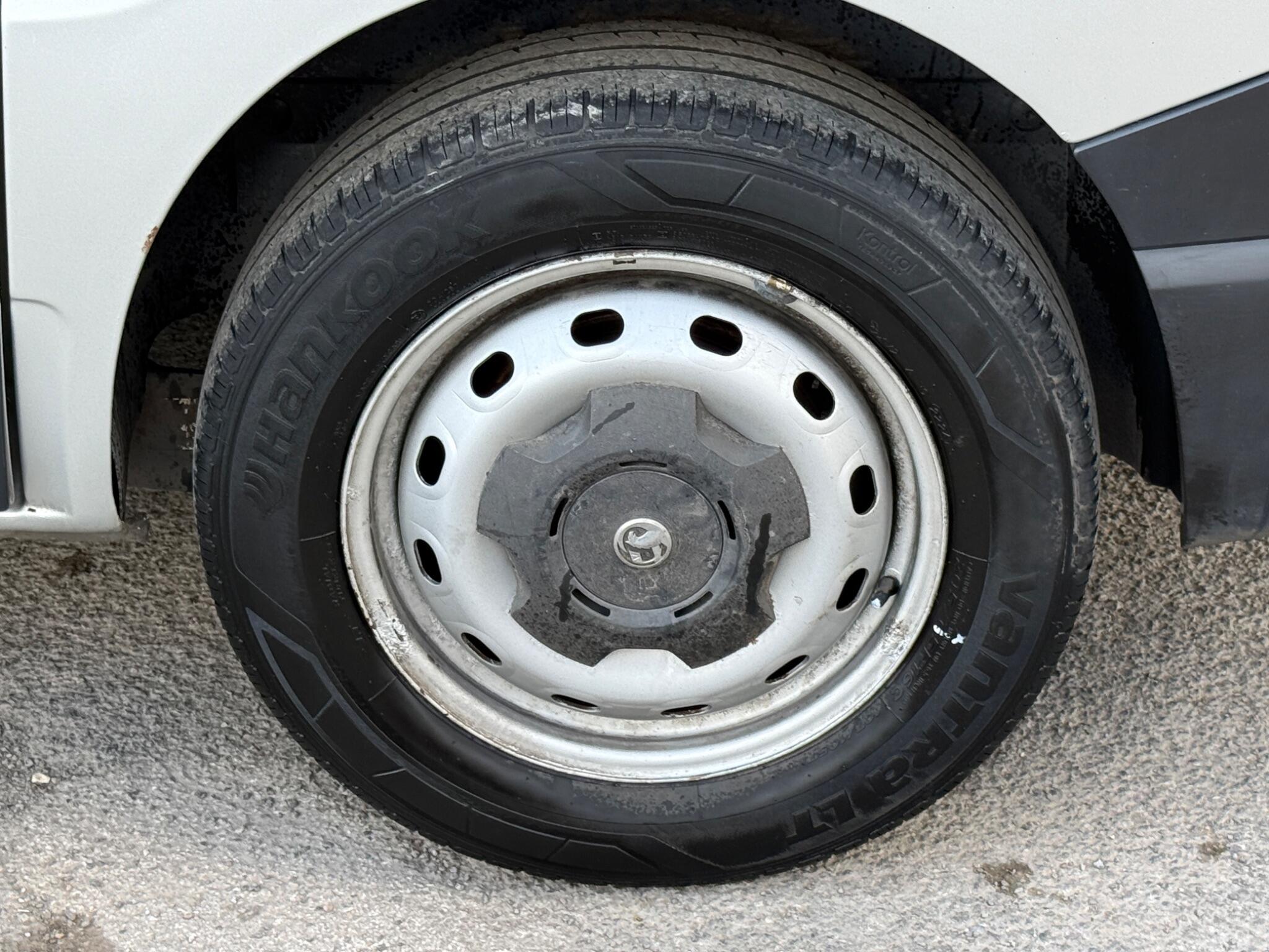 Vauxhall Vivaro - Image 29