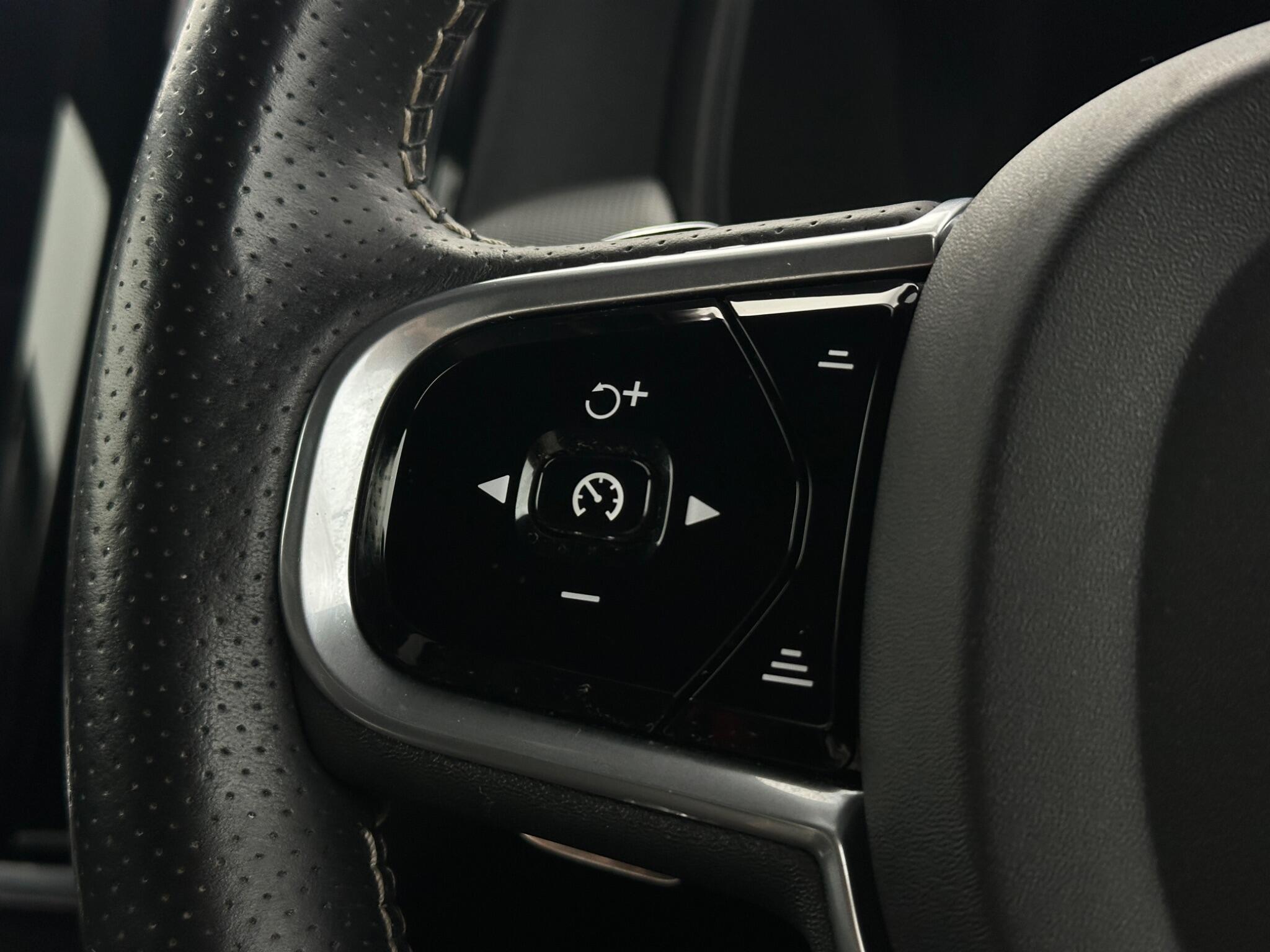 Volvo S90 view 14