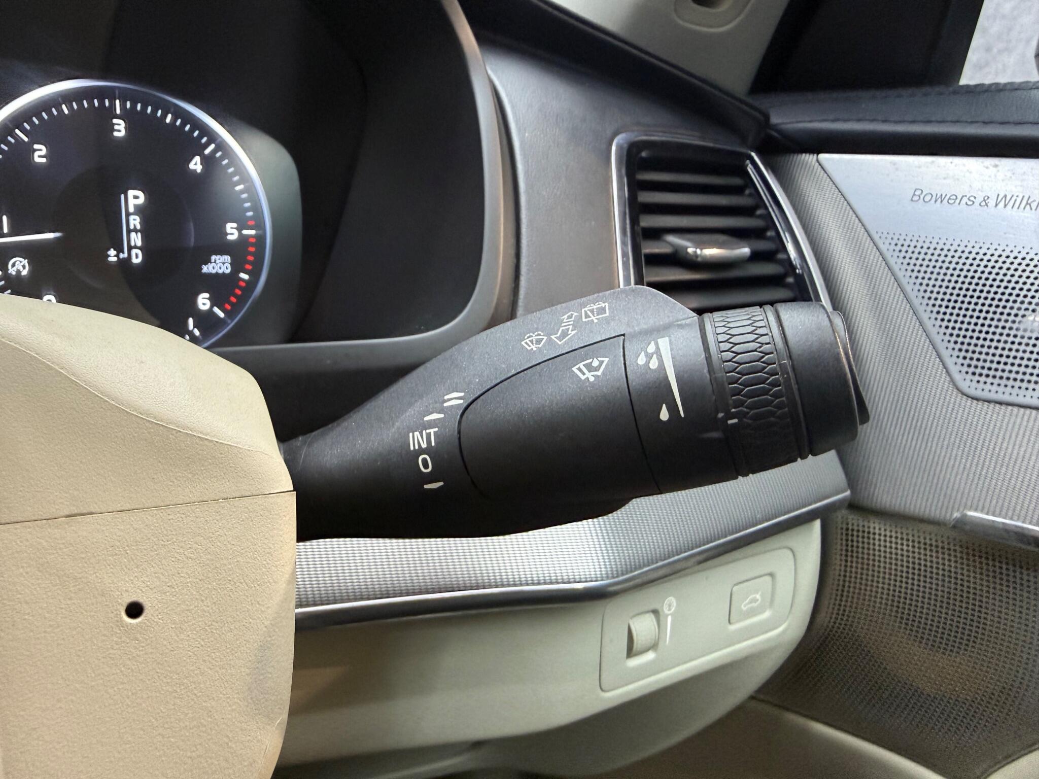 Volvo XC90 view 30