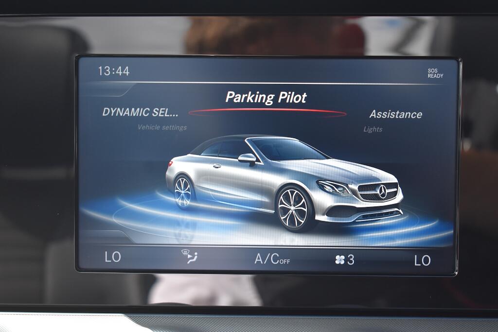 Mercedes-Benz E Class view 58
