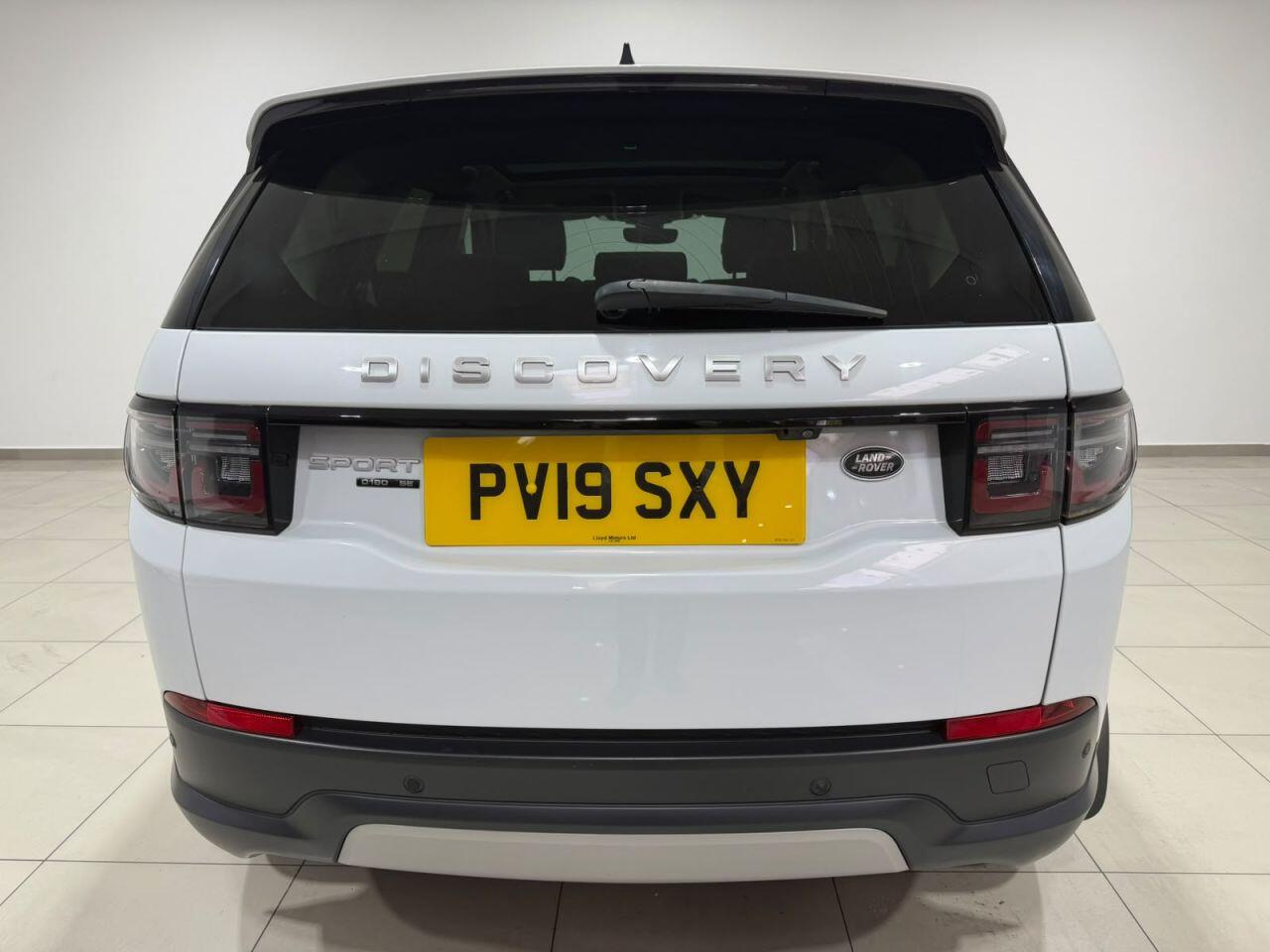 Land Rover Discovery Sport view 9