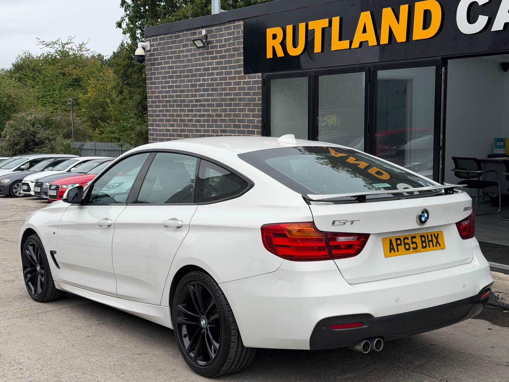 BMW 3 Series view 6