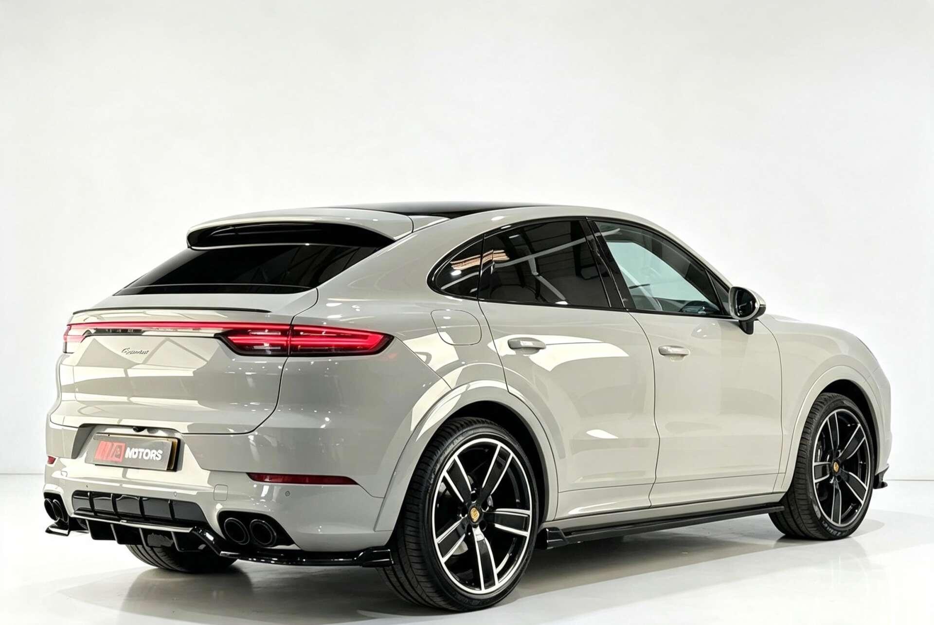 Porsche Cayenne view 11