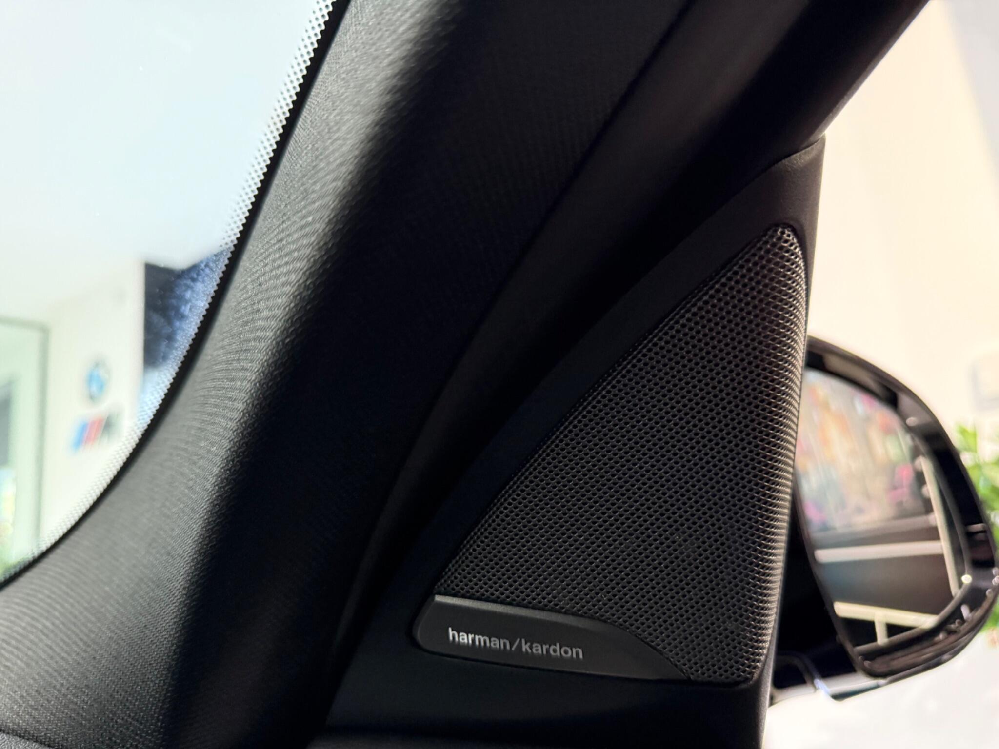 BMW X4 view 9