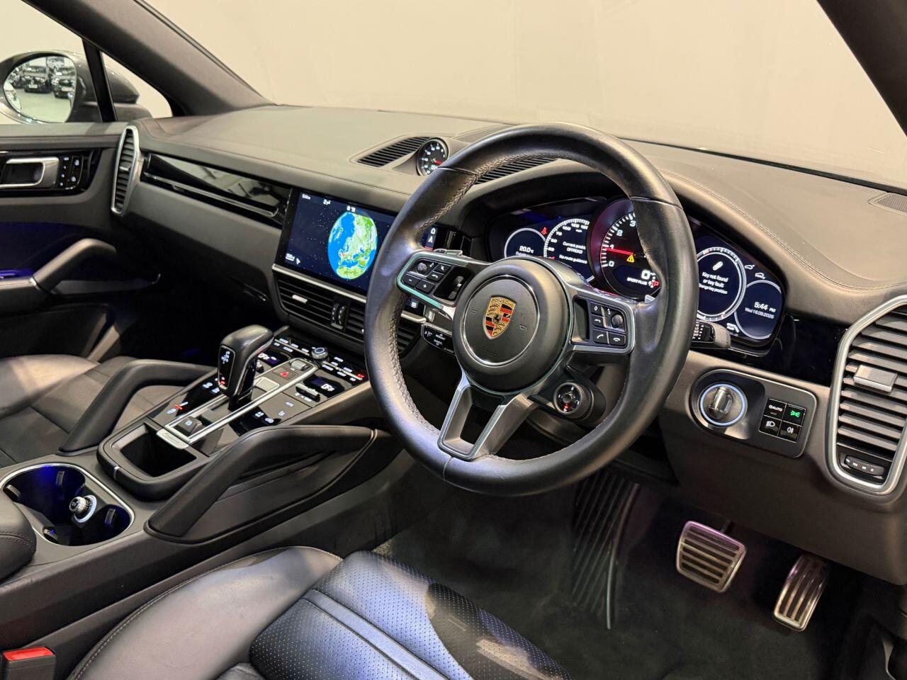 Porsche Cayenne view 14