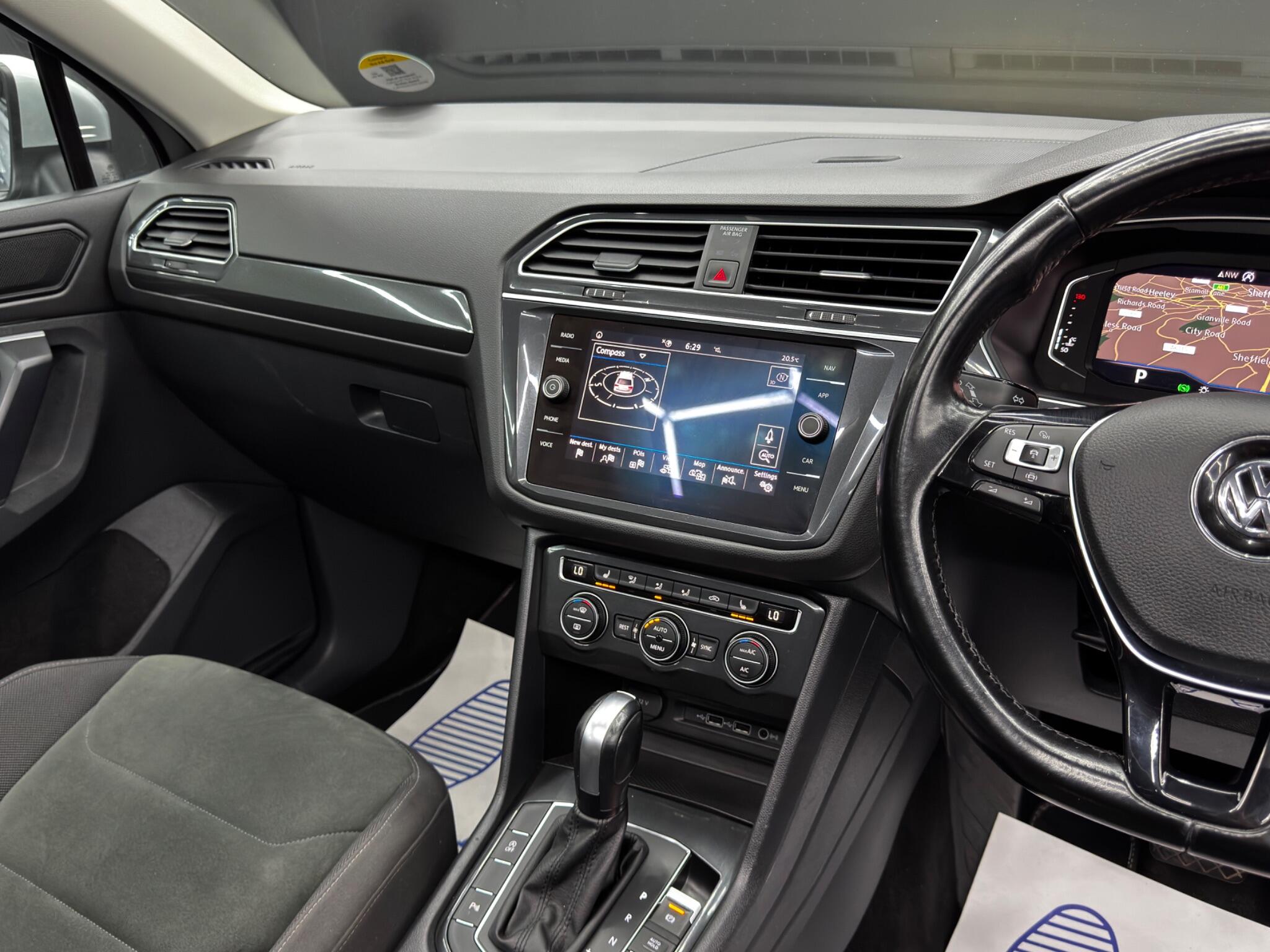 Volkswagen Tiguan view 23