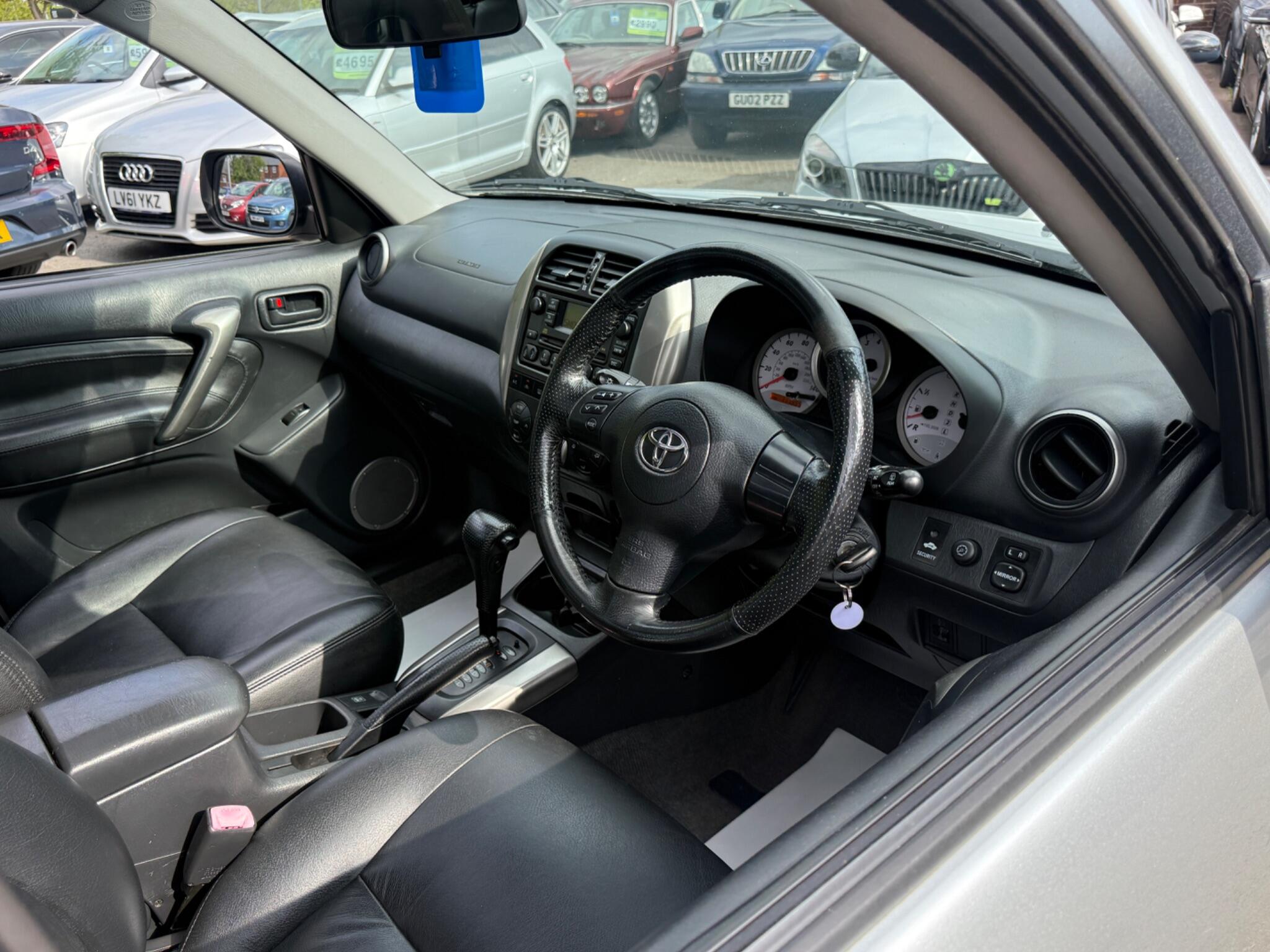 Toyota {Other Models} - Image 3