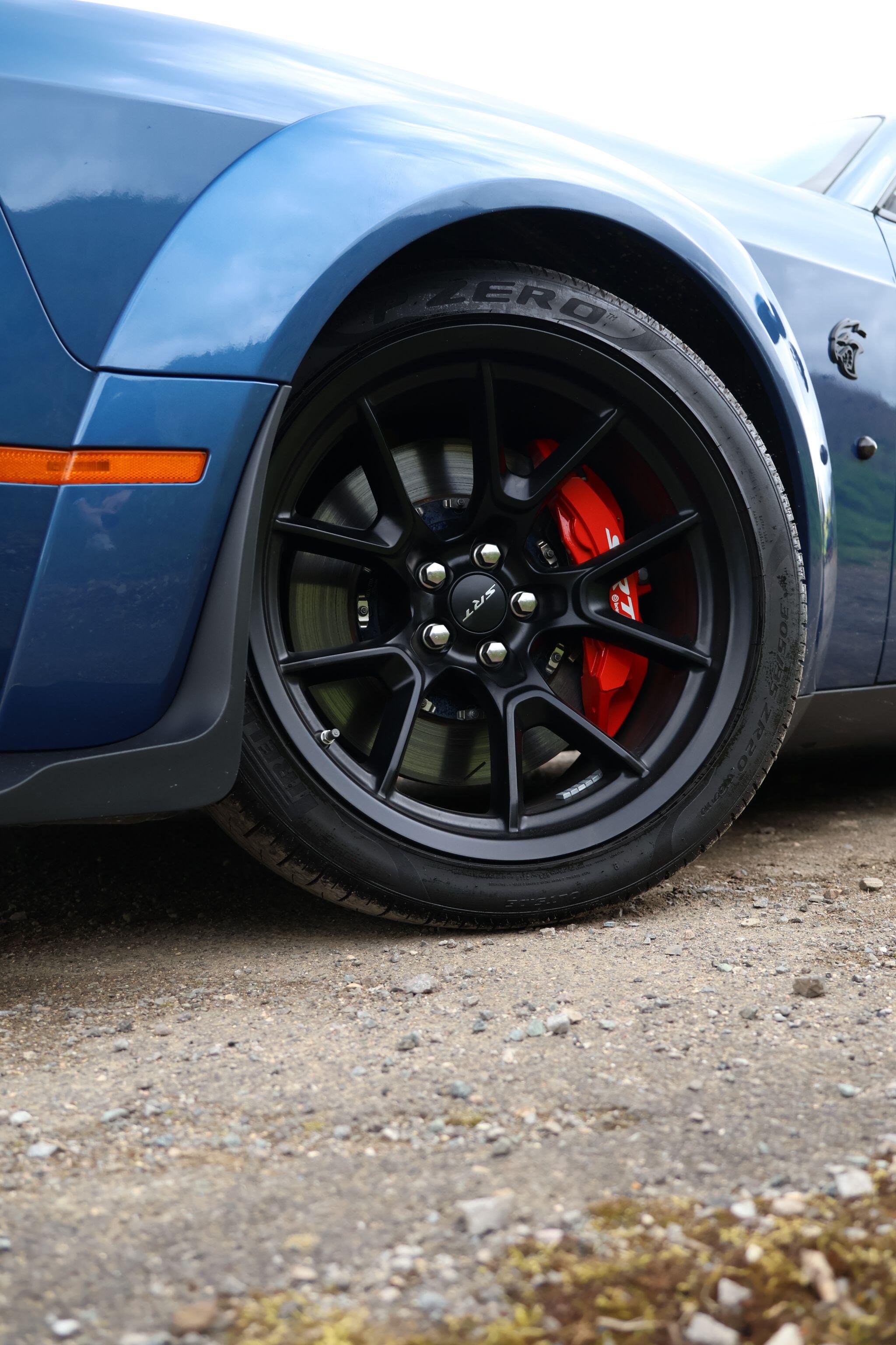 Dodge Challenger view 60