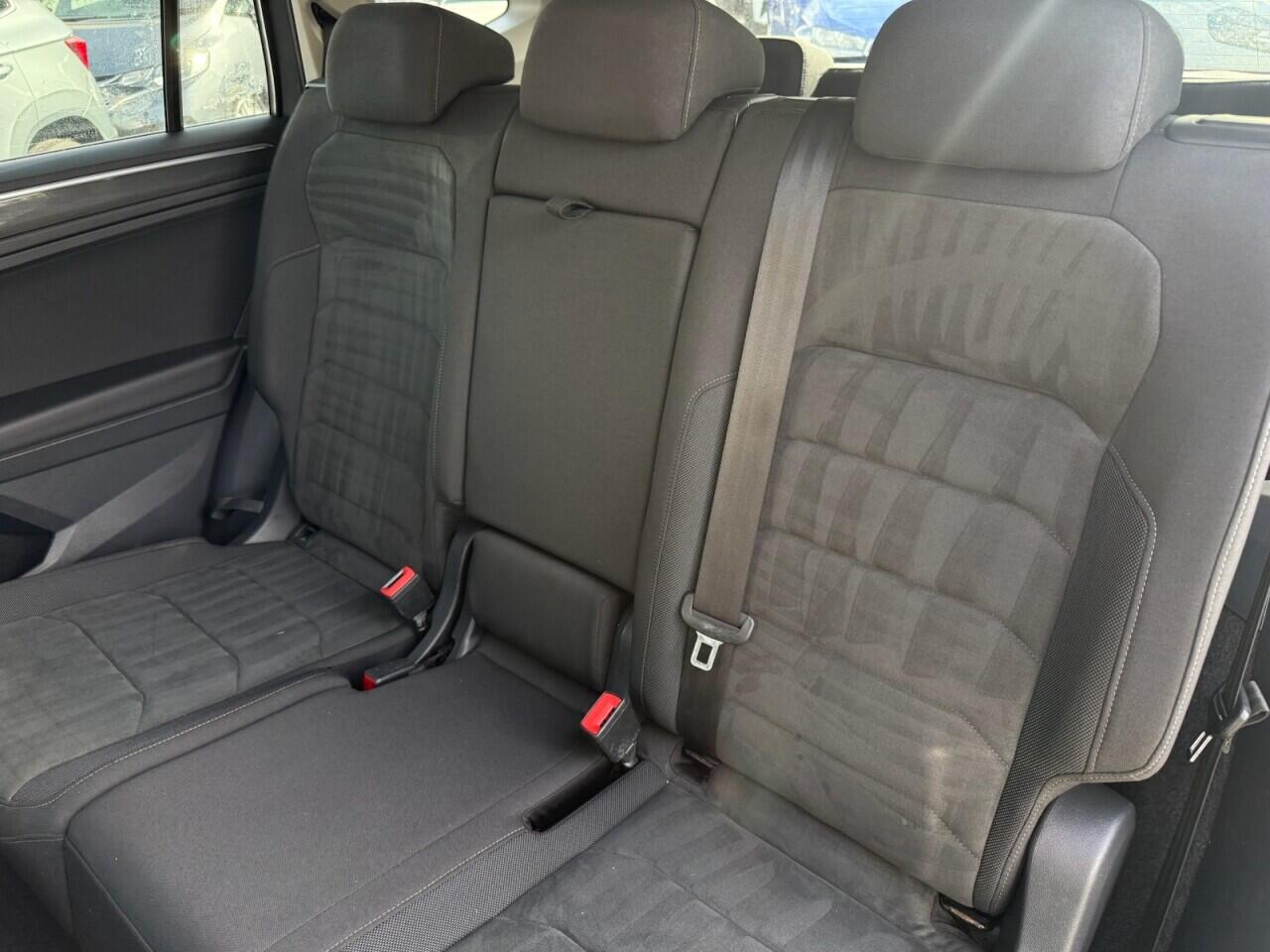 Volkswagen Tiguan Allspace view 25