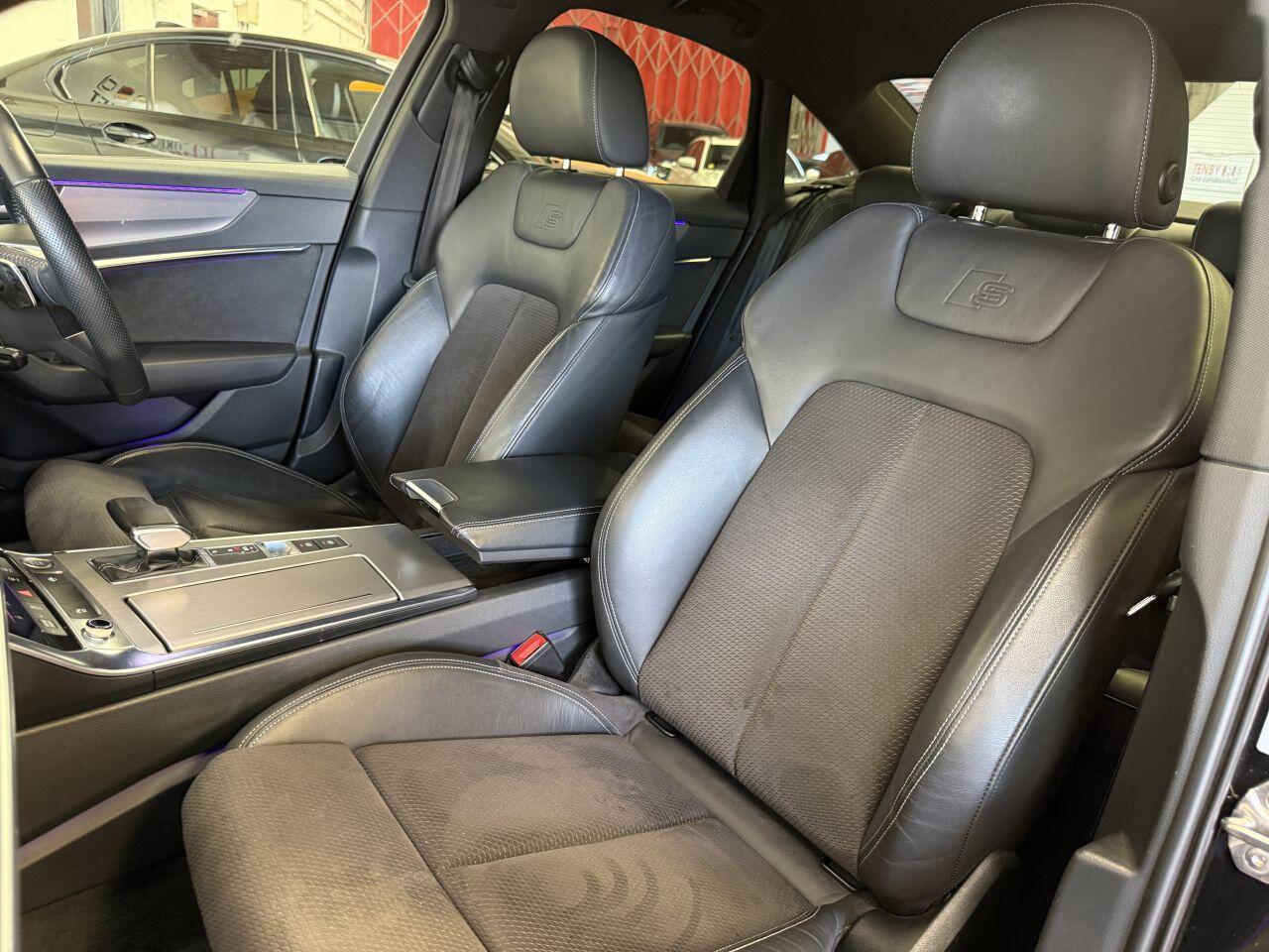 Audi A6 Saloon view 60