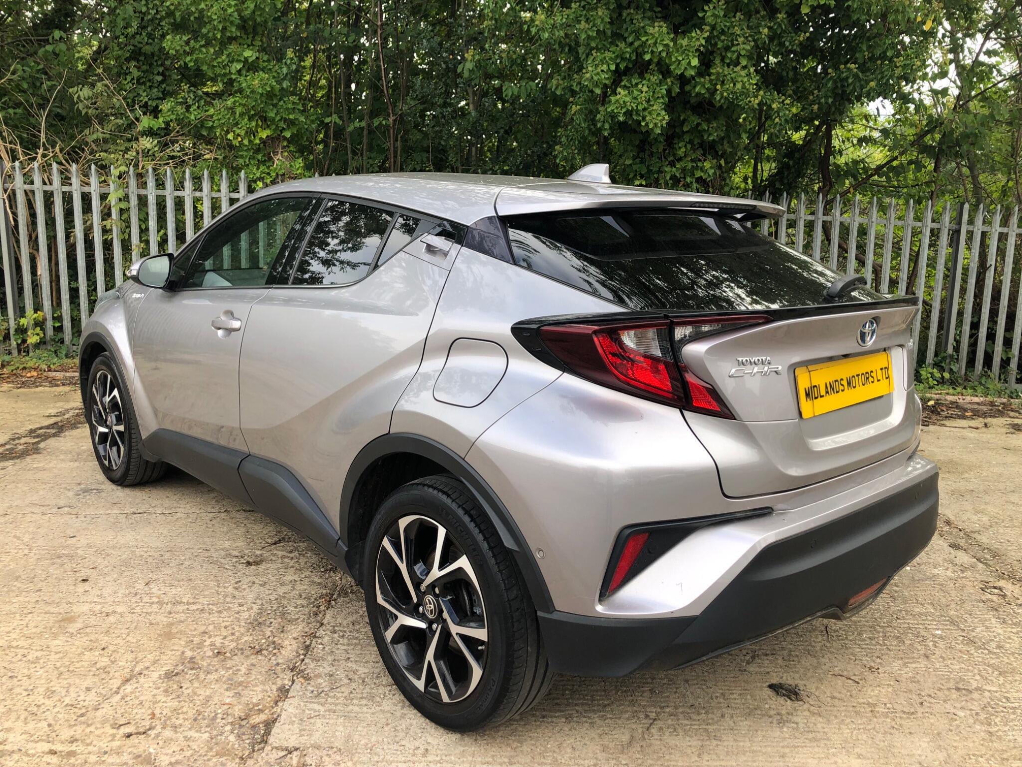Toyota C-HR view 8