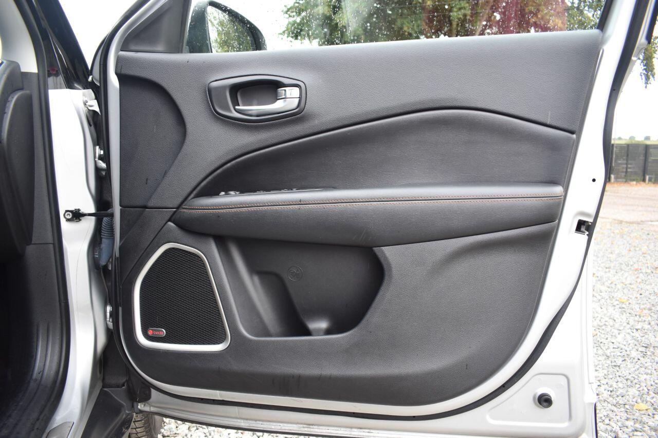 Jeep Compass view 31