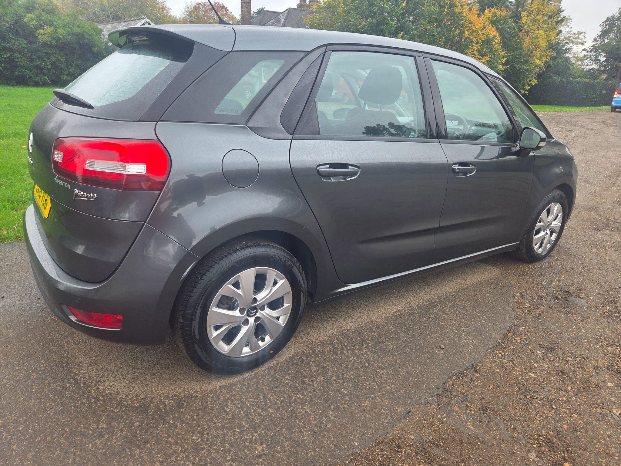 Citroen C4 Picasso view 28