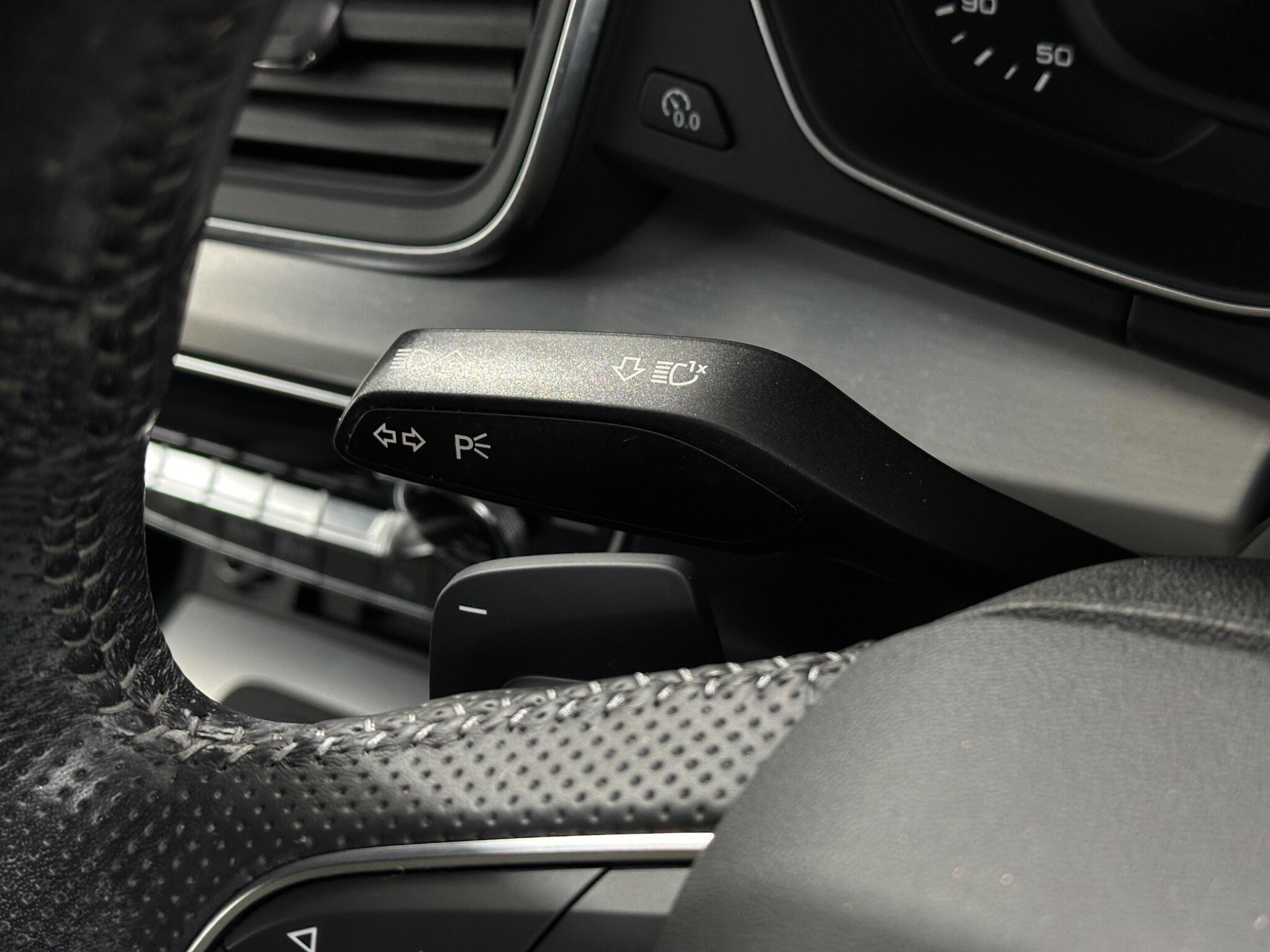 Audi Q5 view 14
