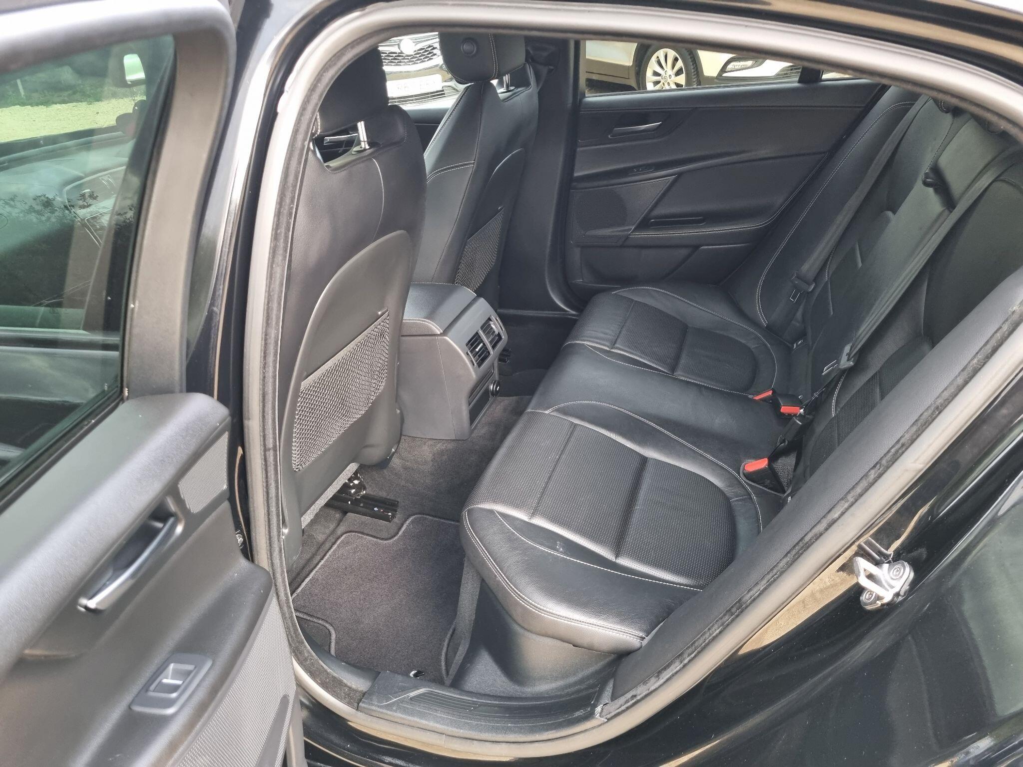 Jaguar Xe view 51
