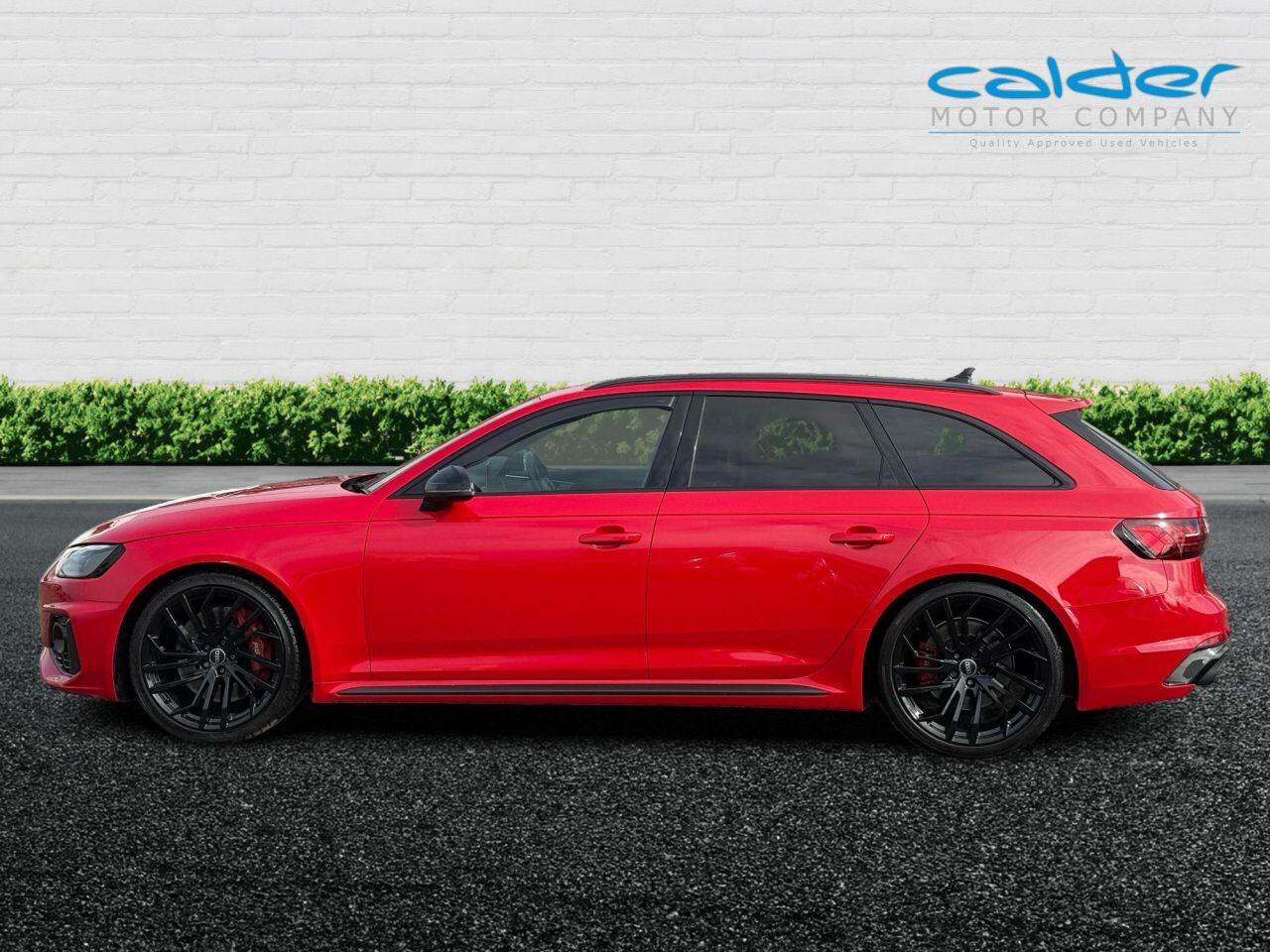 Audi RS4 view 7