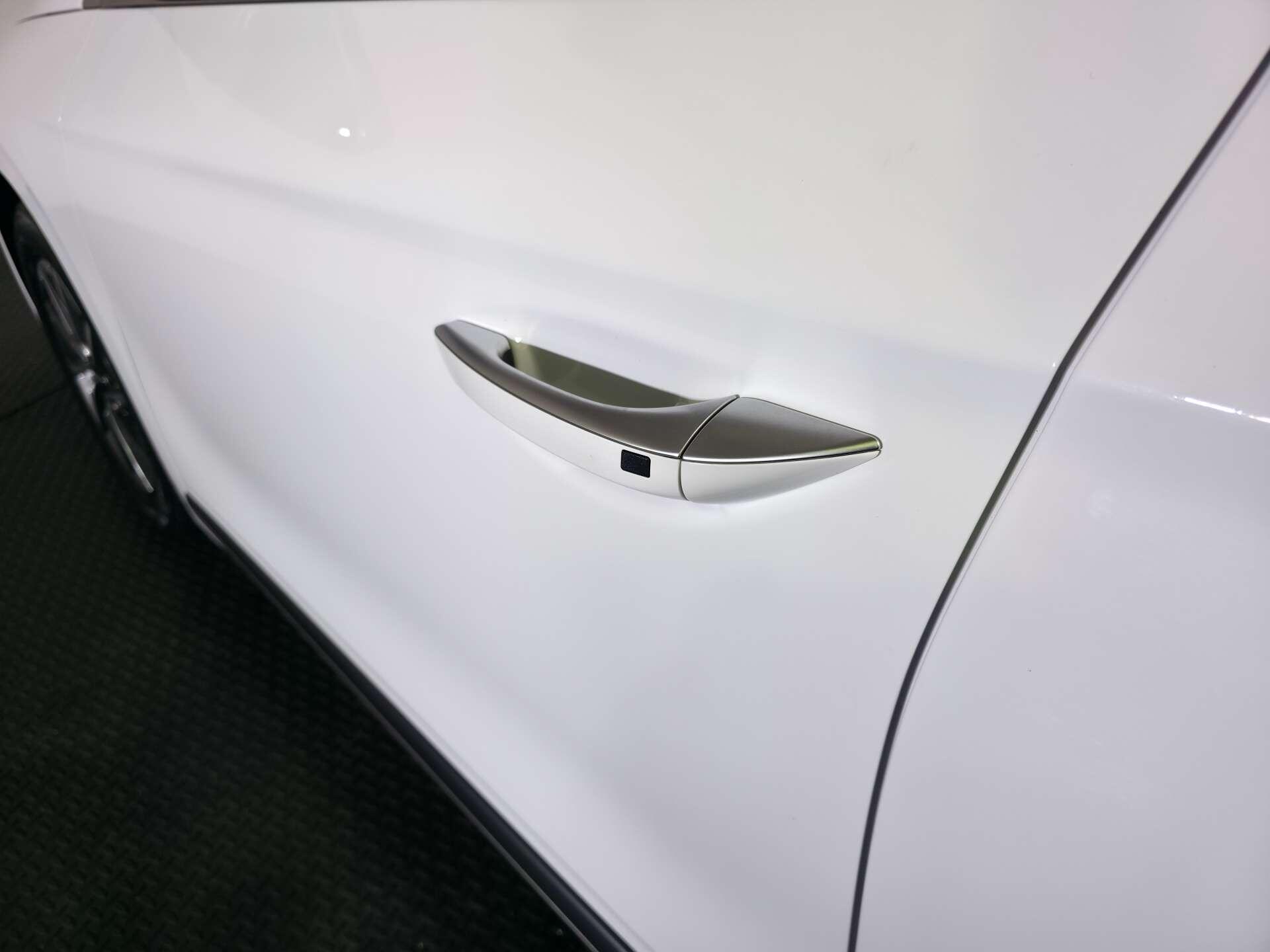 Hyundai Ioniq view 58