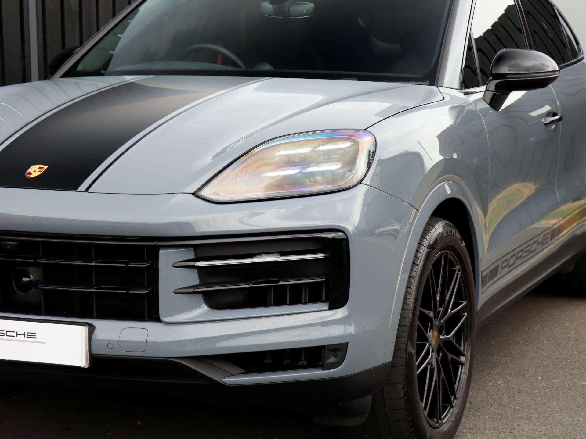 Porsche Cayenne view 32