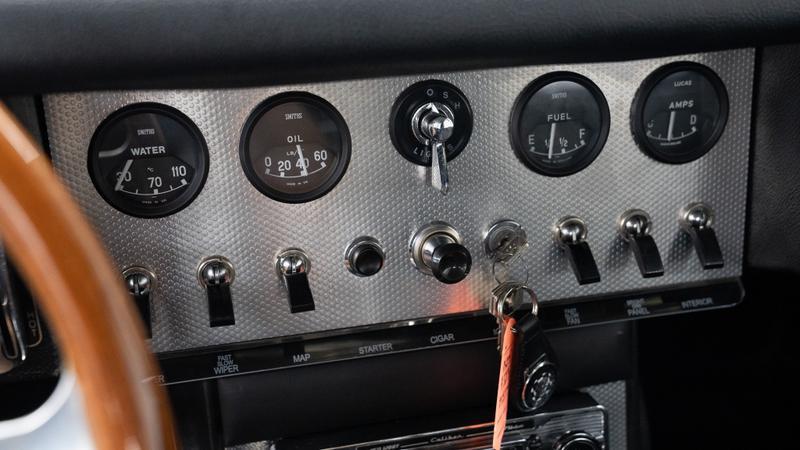Jaguar E-Type view 27