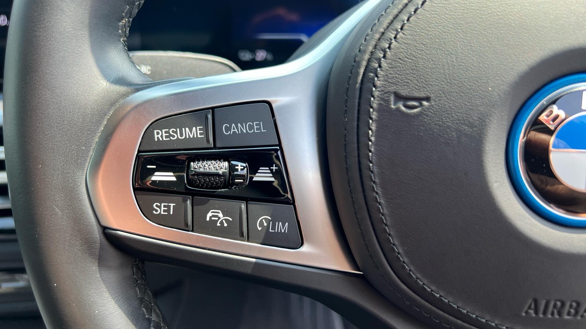 BMW I4 view 17