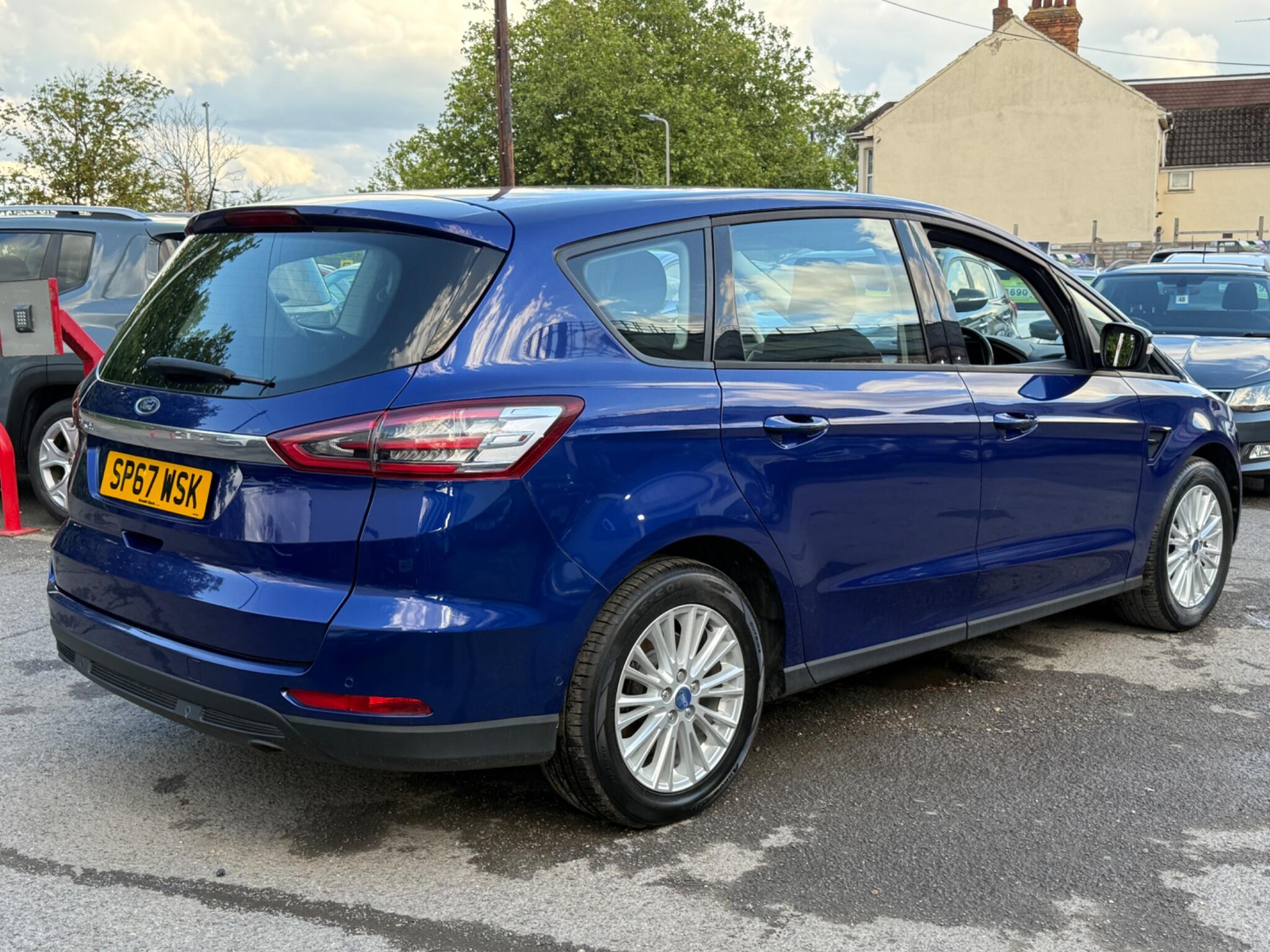 Ford S-Max - Image 18
