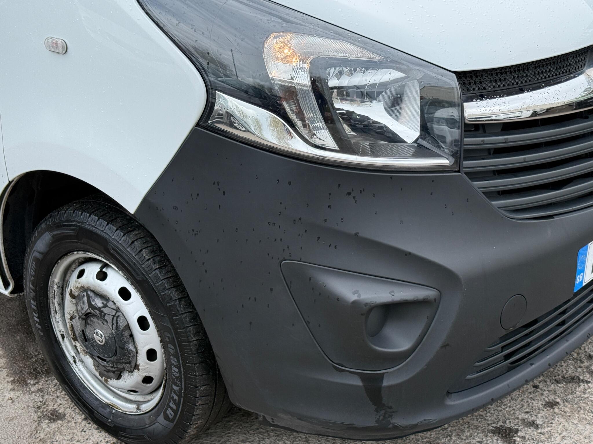 Vauxhall Vivaro - Image 23