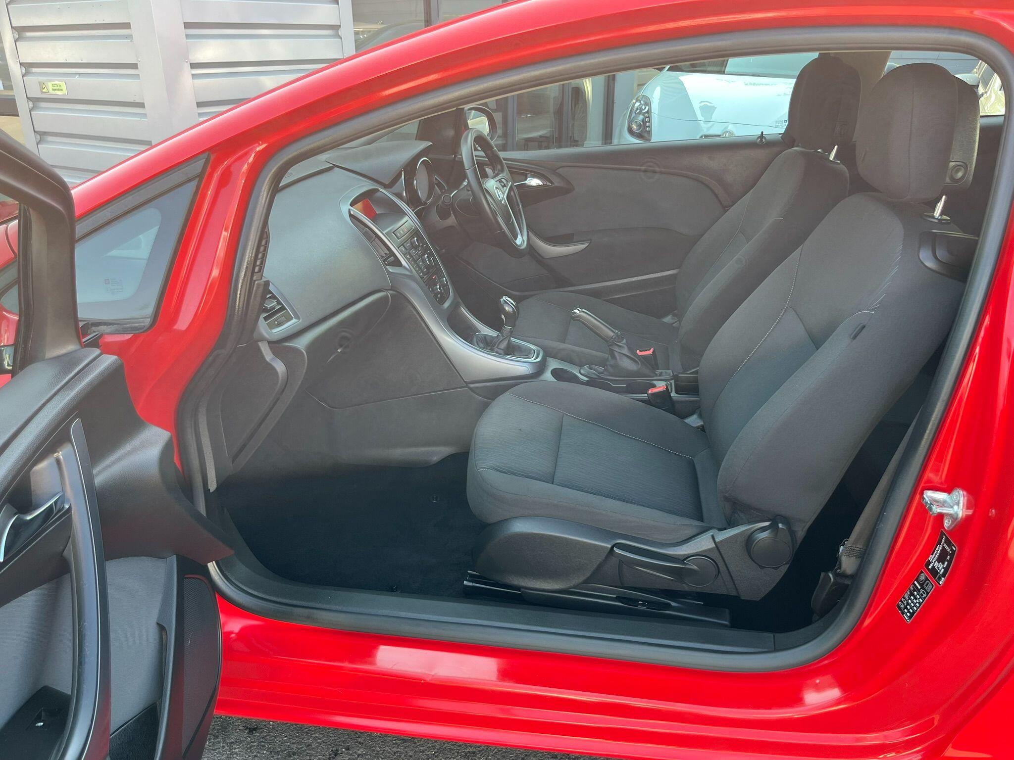 Vauxhall Astra GTC view 25