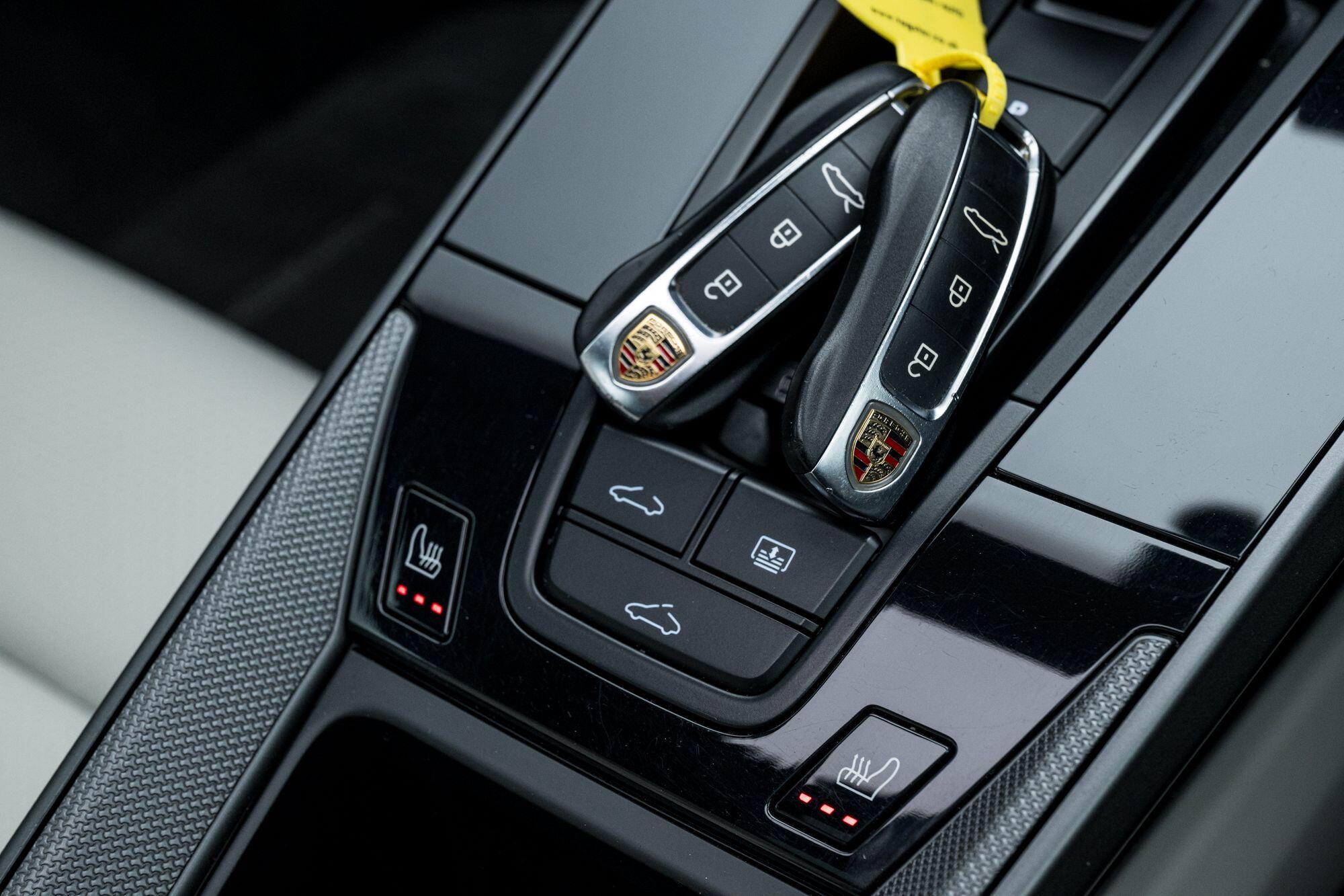 Porsche 911 view 54
