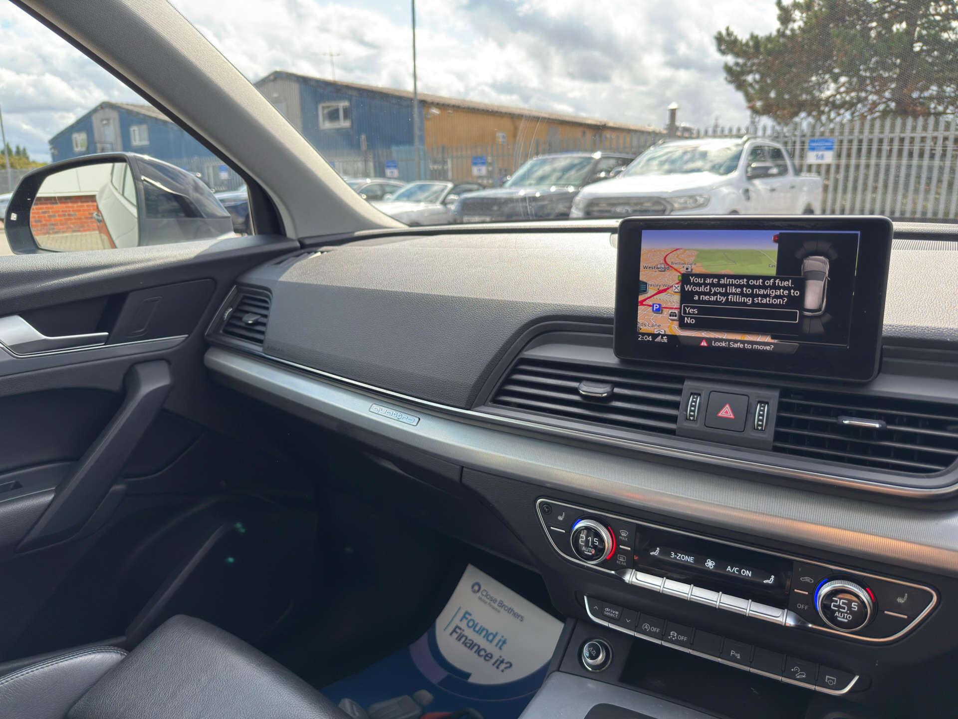 Audi Q5 view 56