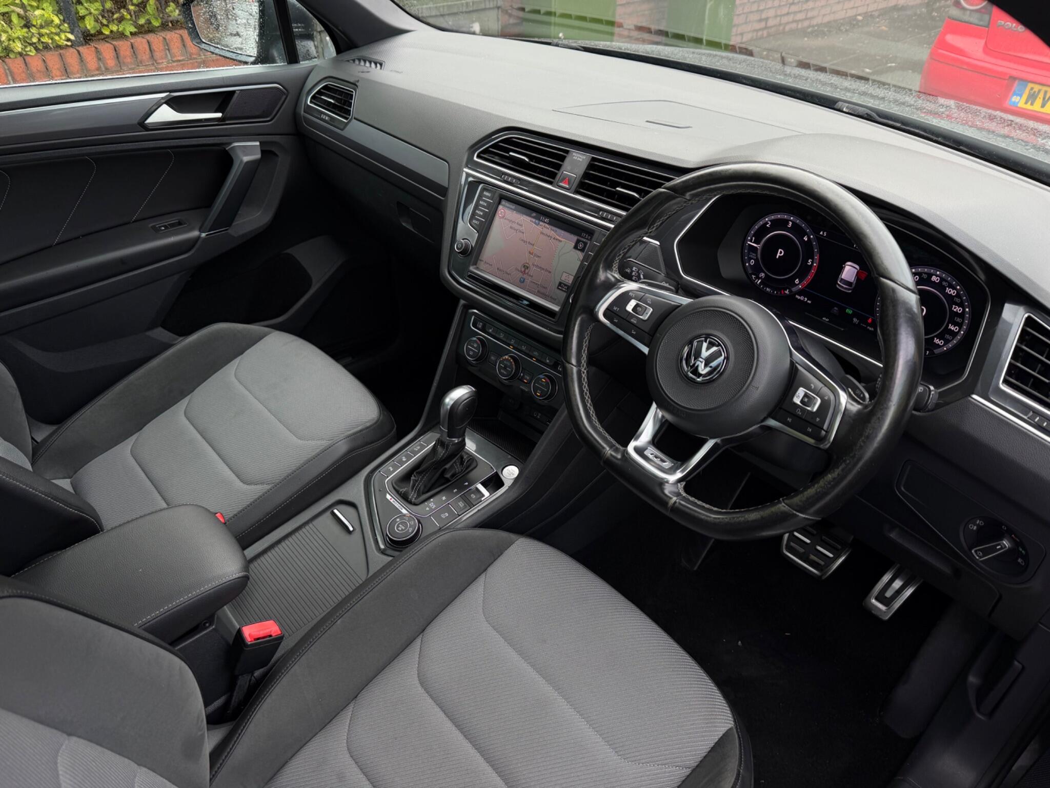 Volkswagen Tiguan view 13
