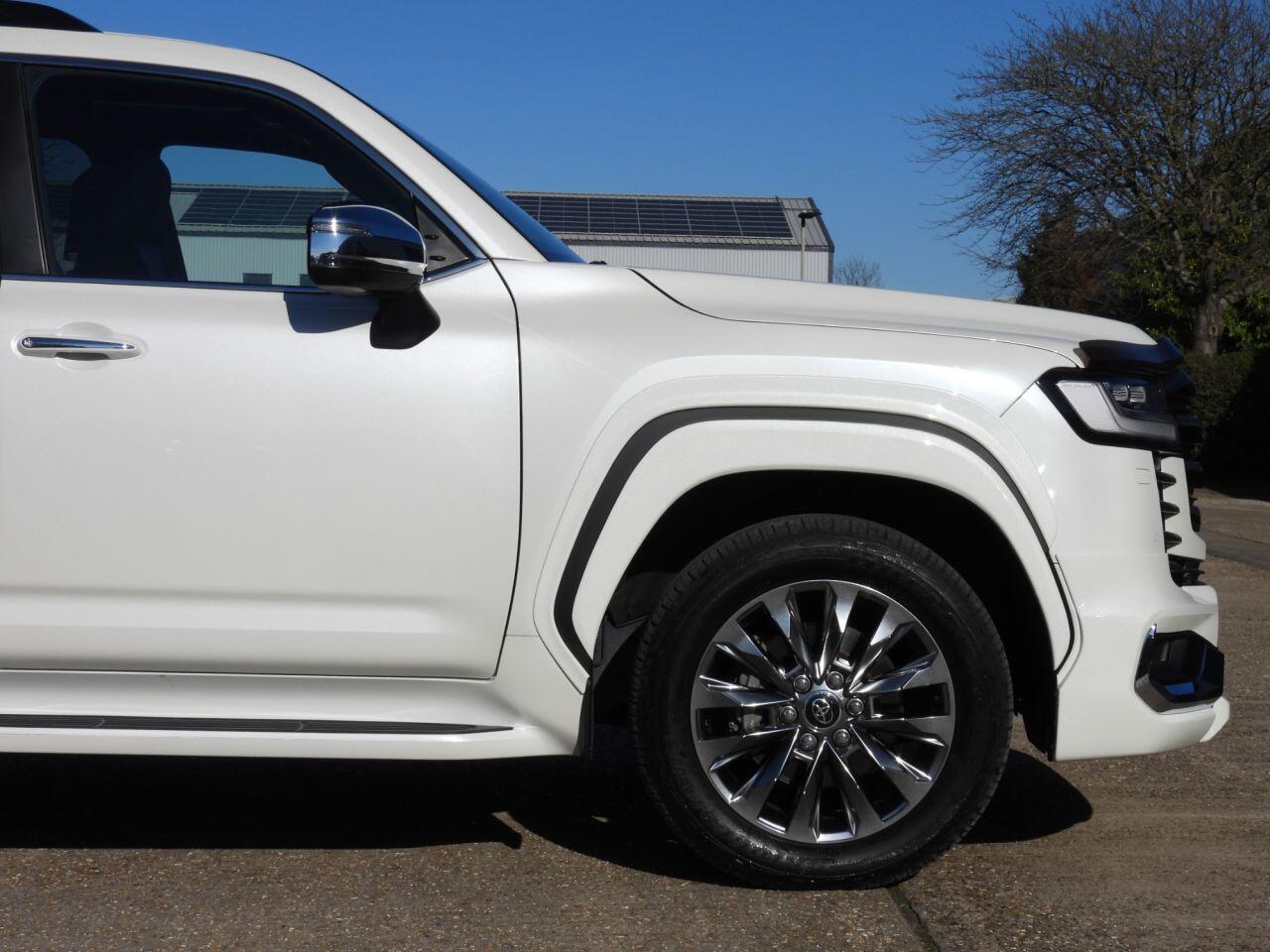 Toyota Land Cruiser view 47