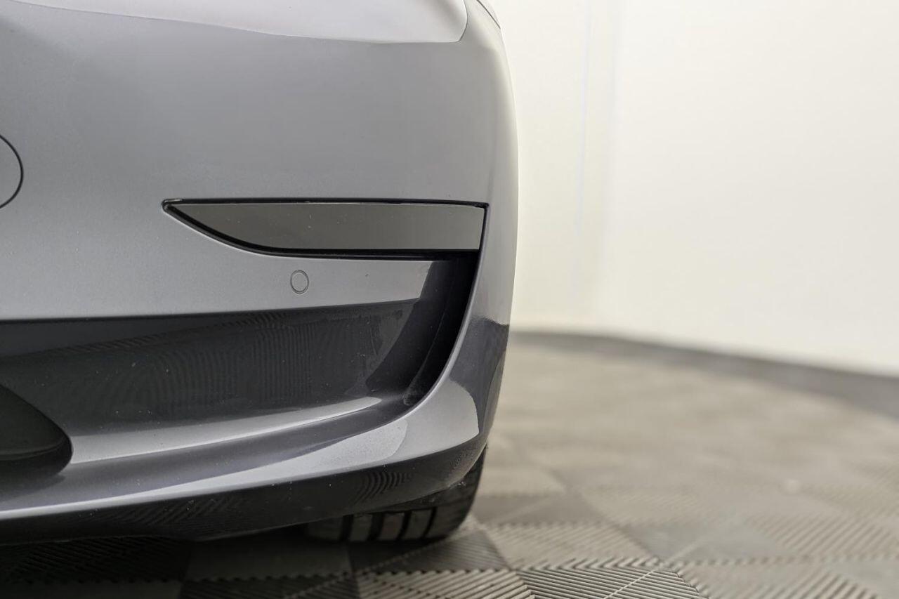Tesla Model 3 view 44