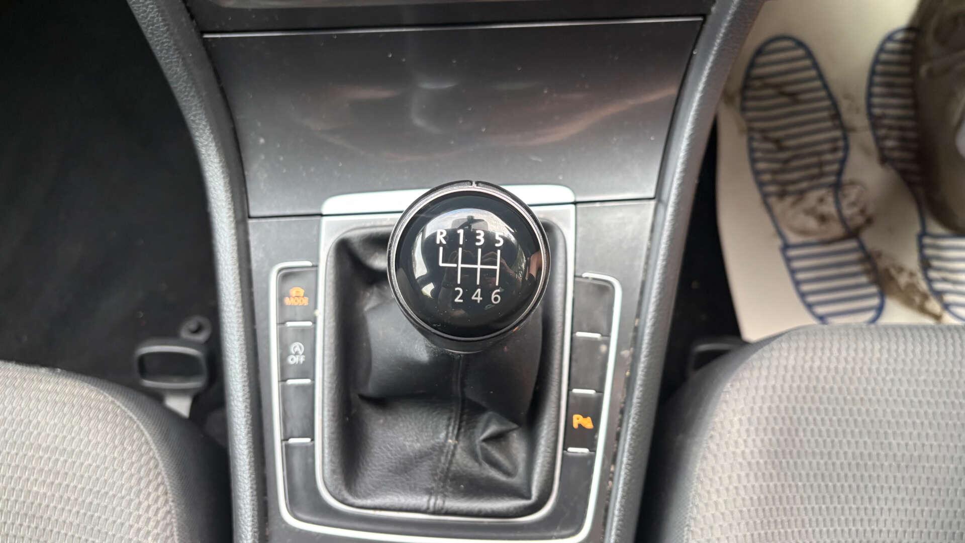 Volkswagen Golf view 34