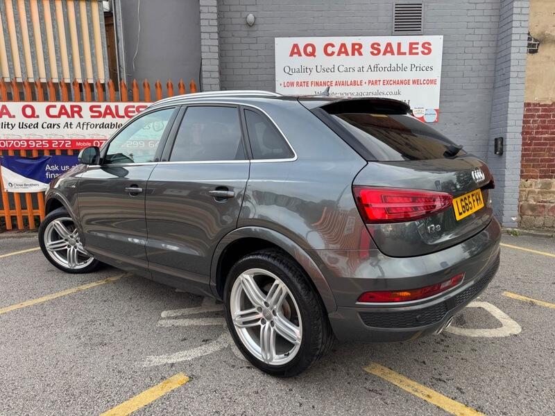Audi Q3 view 5