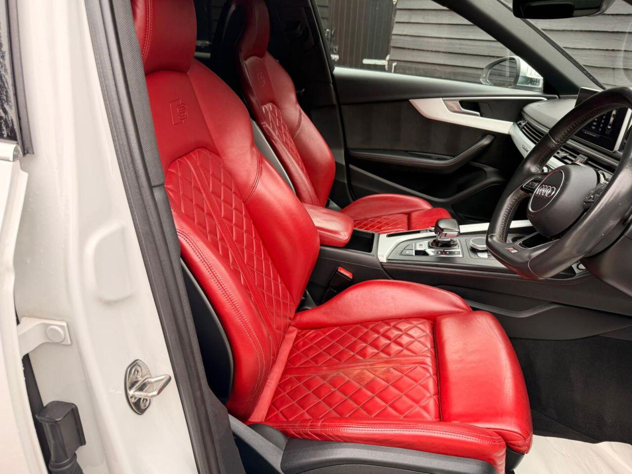 Audi S4 view 9