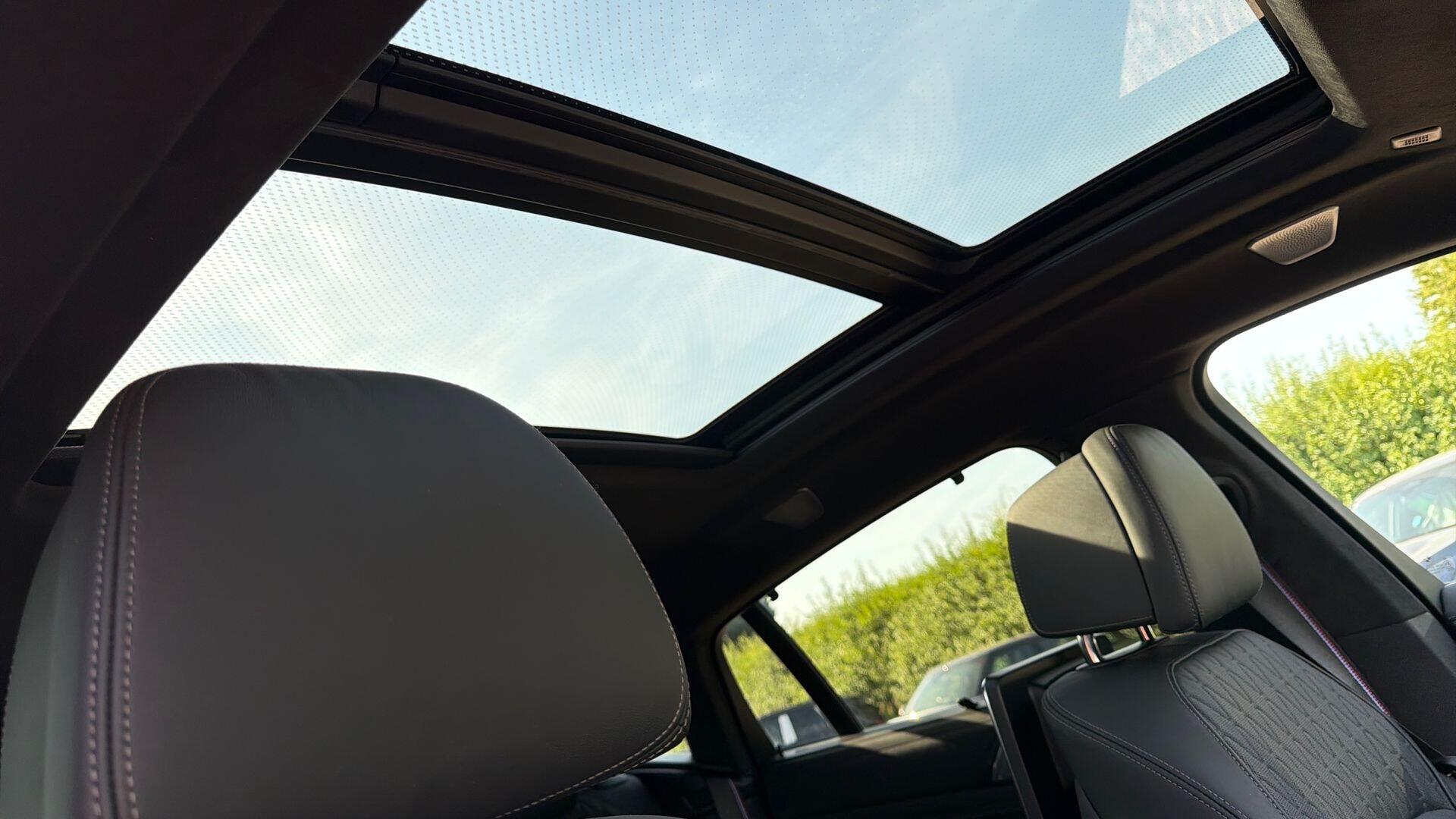 BMW X6 view 21