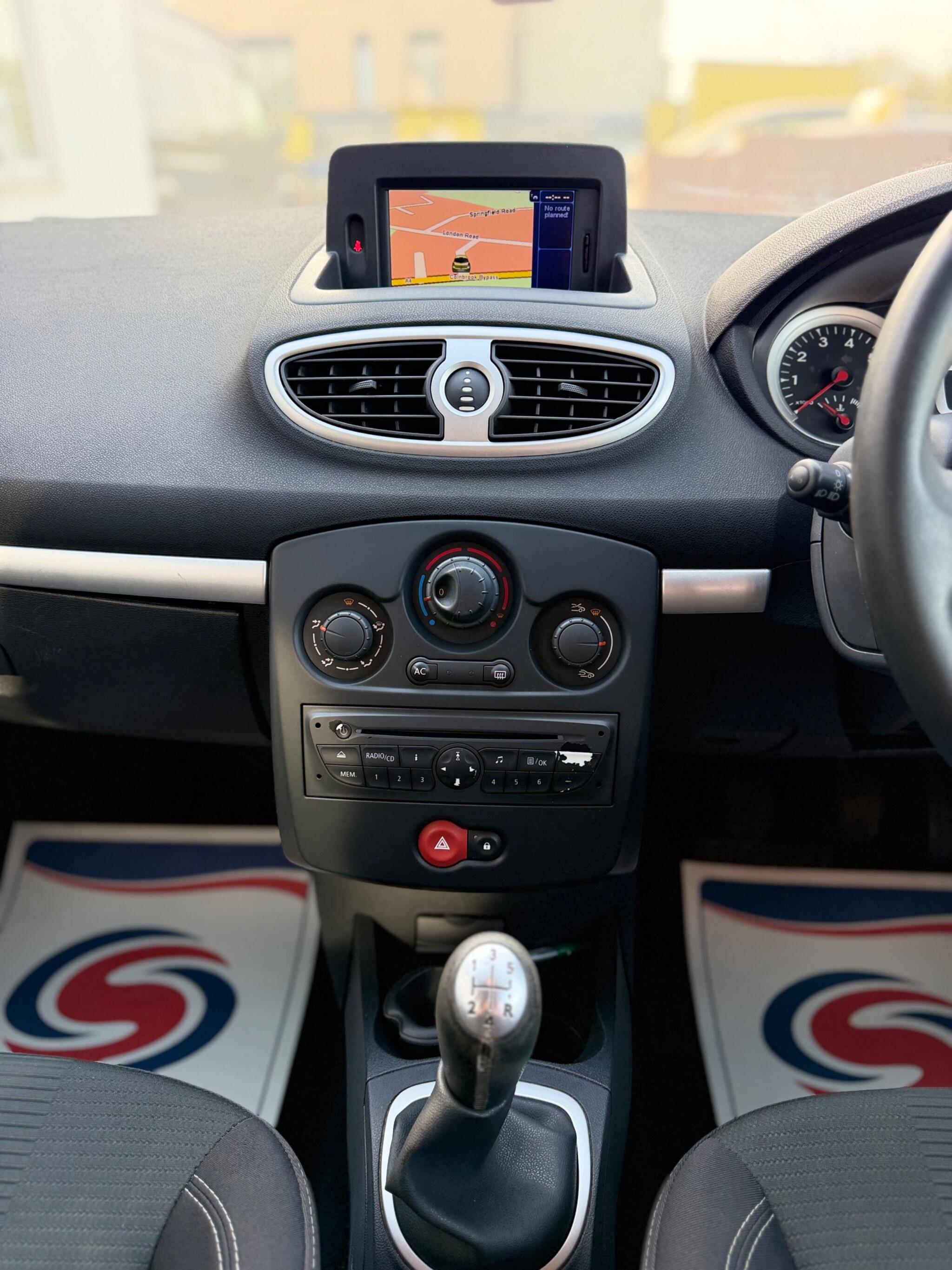 Renault Clio view 16