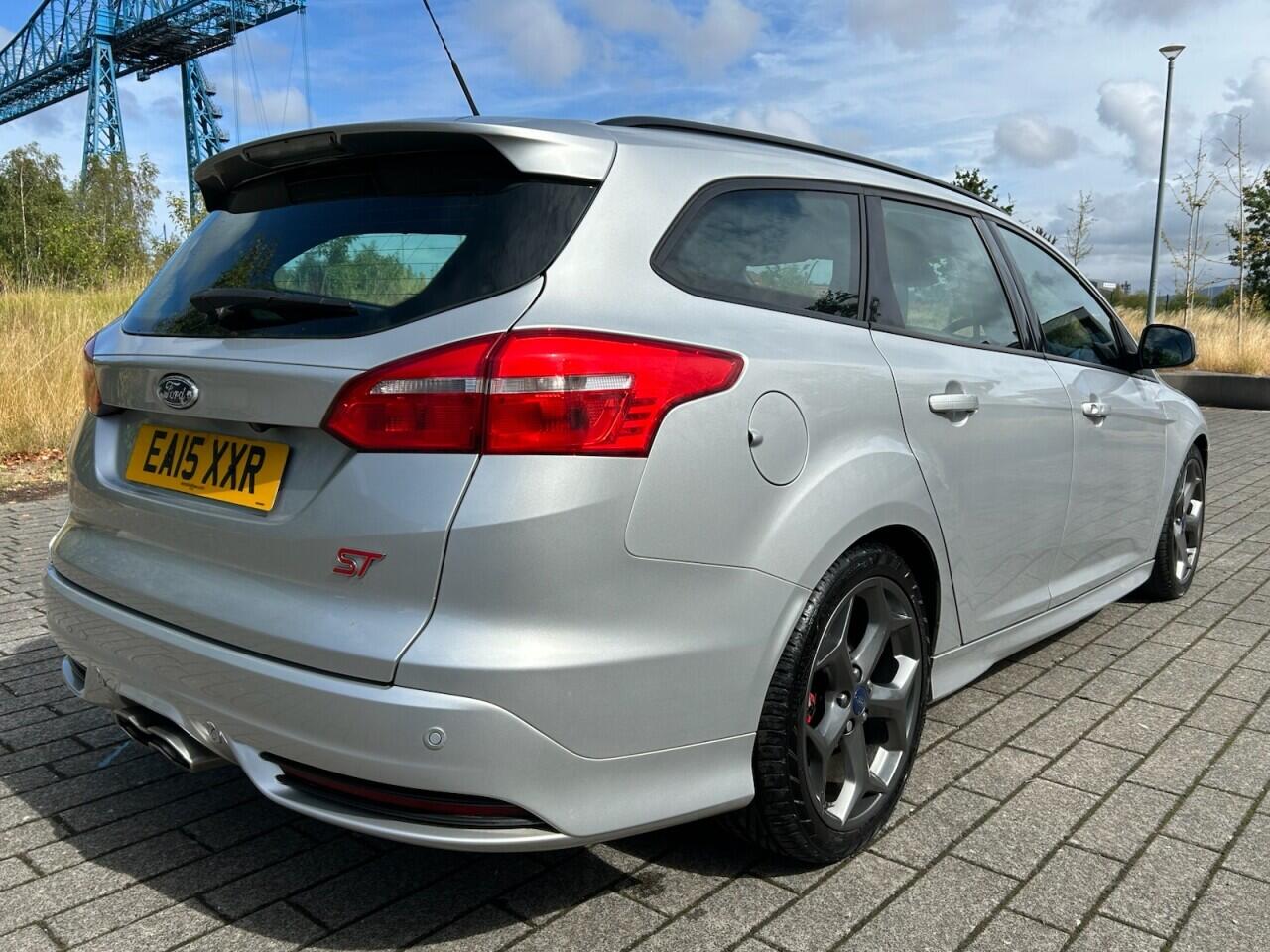 Ford Focus view 11