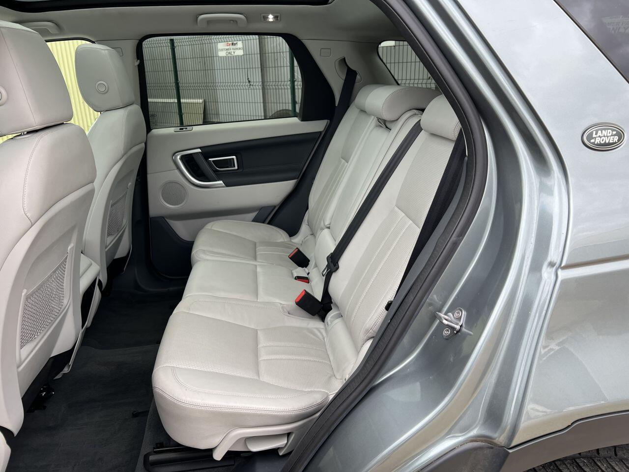 Land Rover Discovery Sport view 32