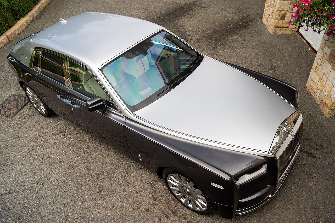Rolls-Royce Phantom view 21