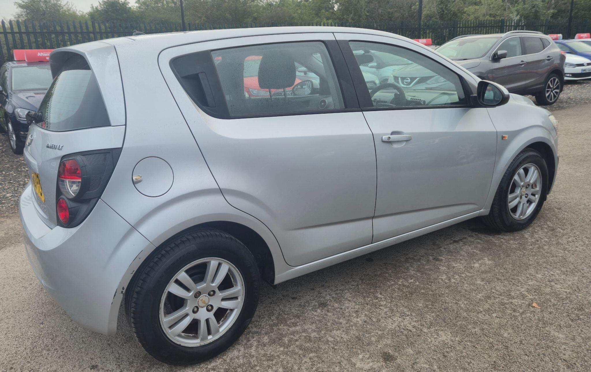 Chevrolet Aveo view 9
