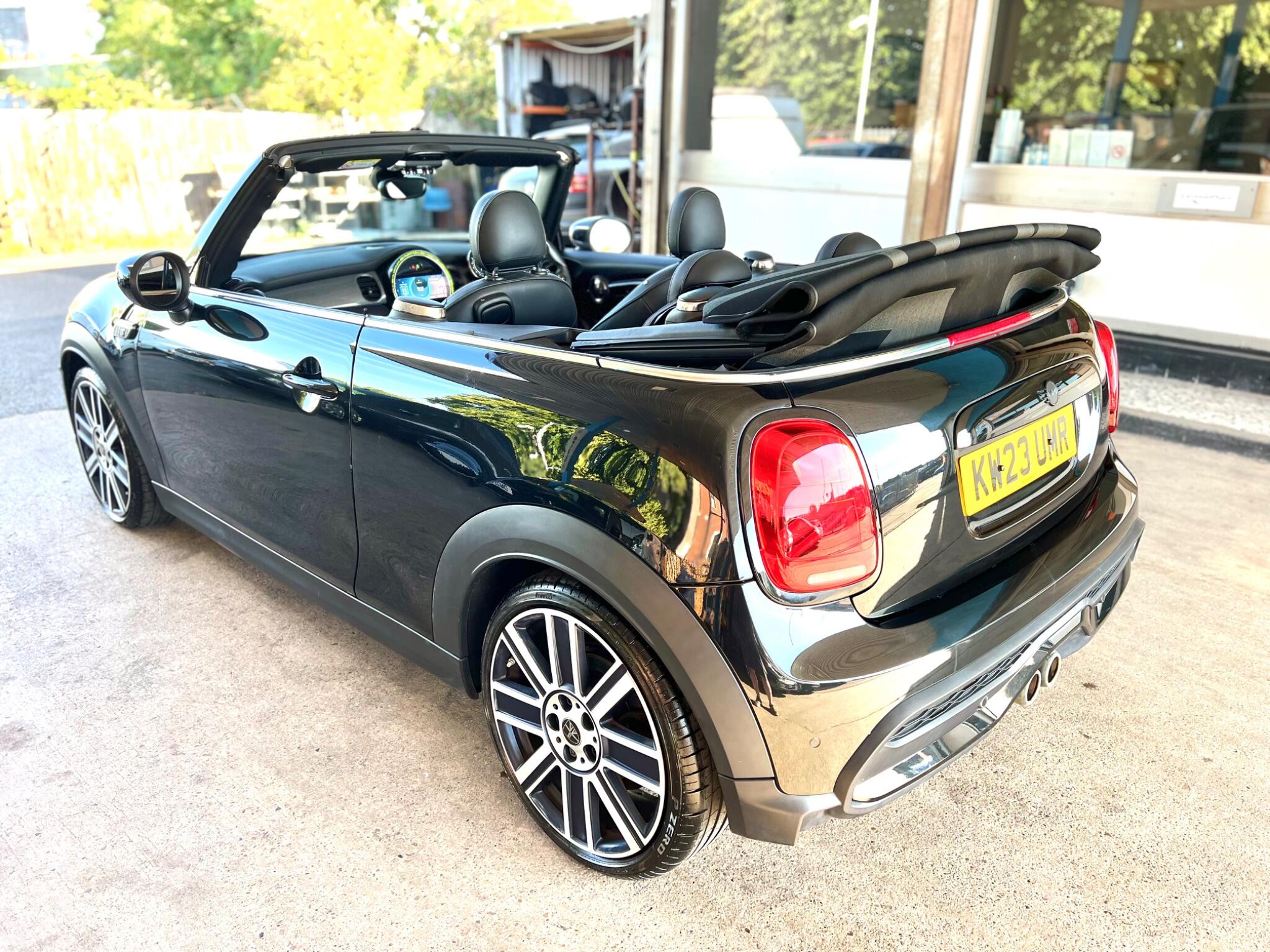 MINI Convertible view 8