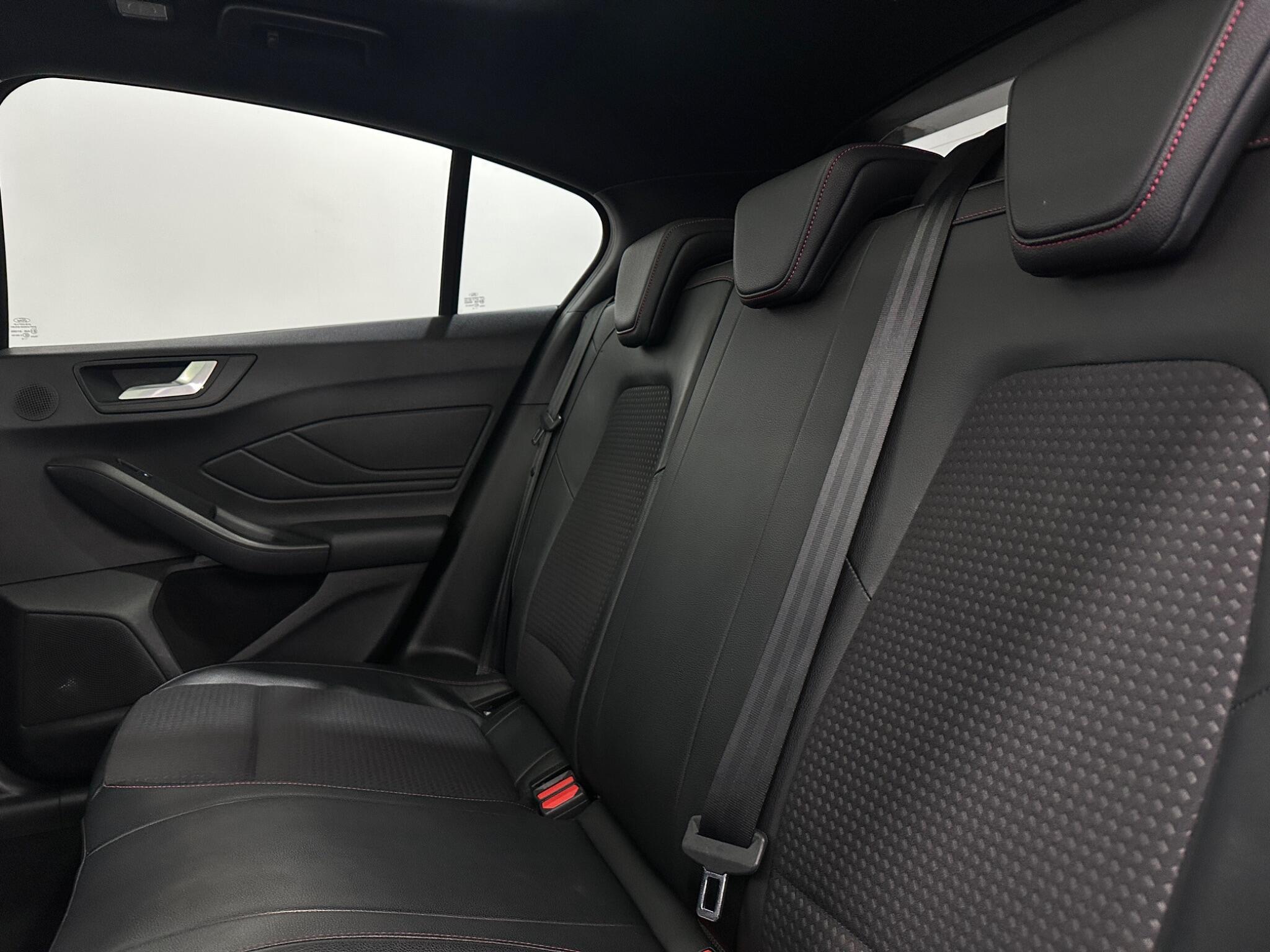Ford Focus view 36