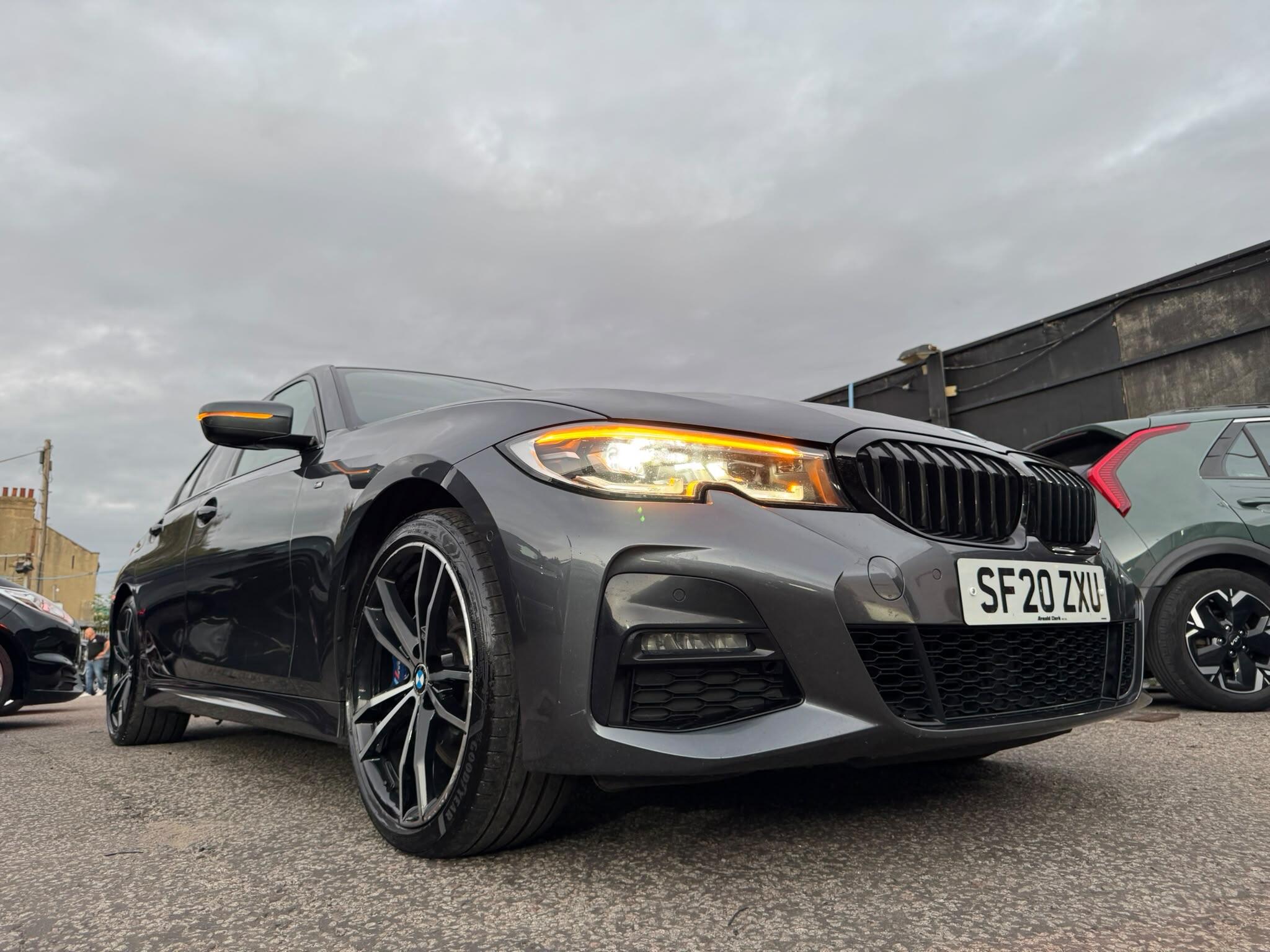 BMW 3 Series view 10