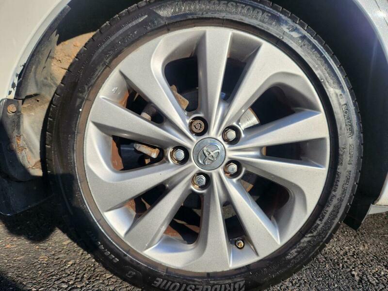 2014 Toyota Auris 1.8 VVT-h Excel Touring Sports CVT Euro 5 (s/s) 5dr • 104,000 miles image 23